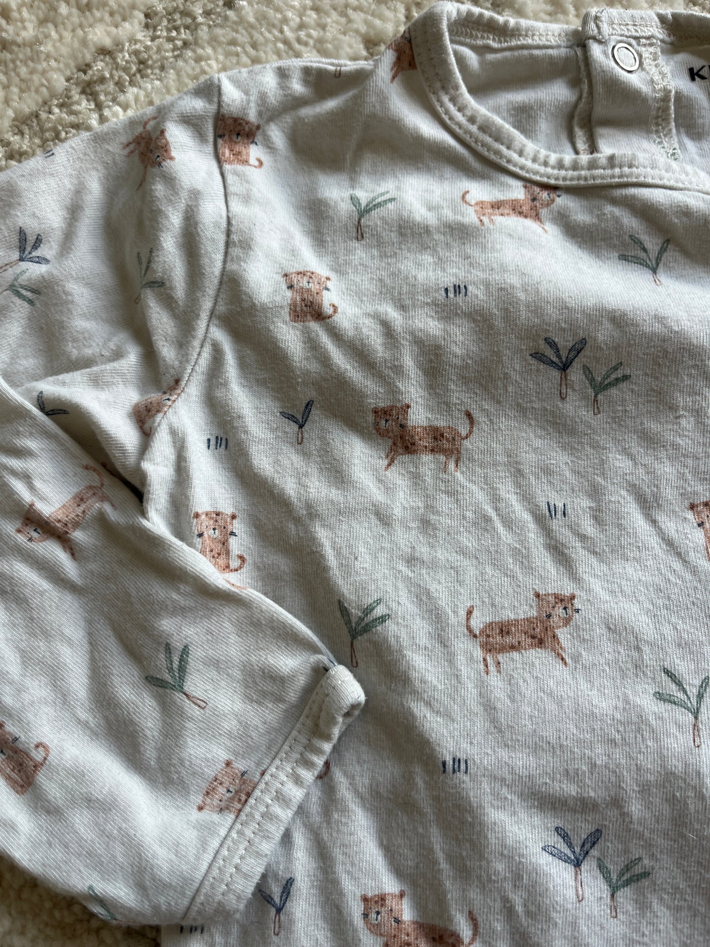 Pyjama léger en jersey beige avec motifs léopards - 24 mois