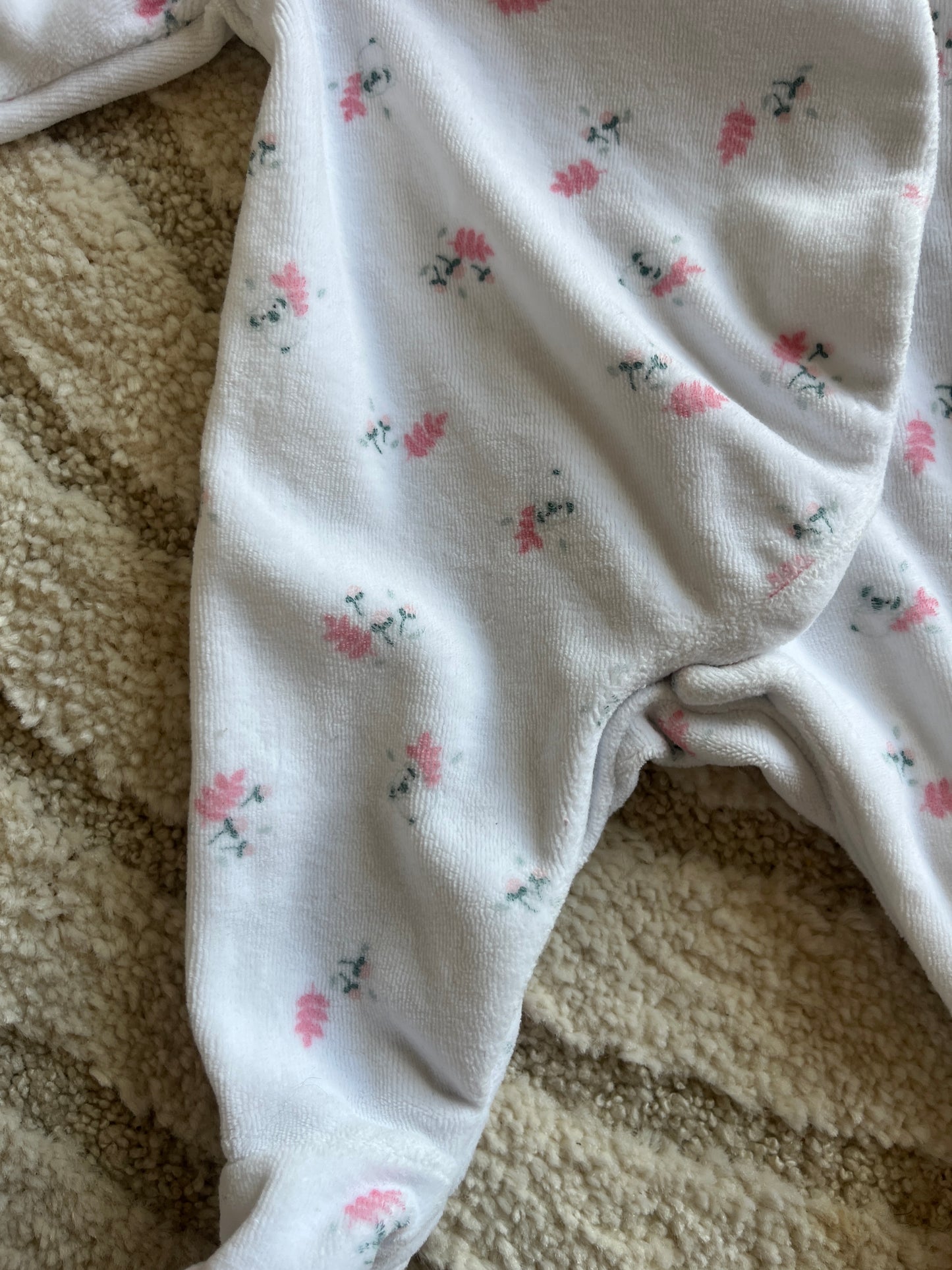 Pyjama velours blanc motifs roses col Claudine - prématuré (45cm)