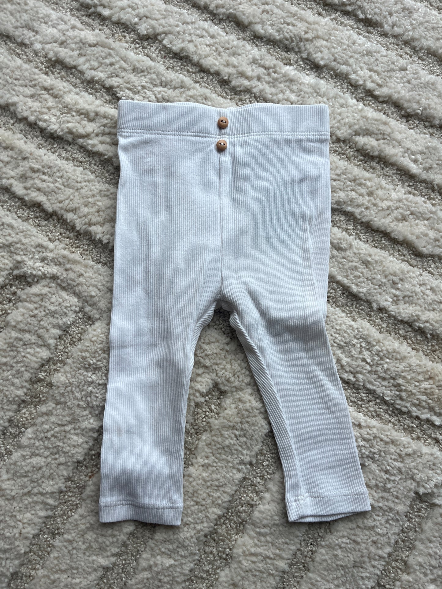 Legging côtelé blanc avec boutons marrons - 6 mois