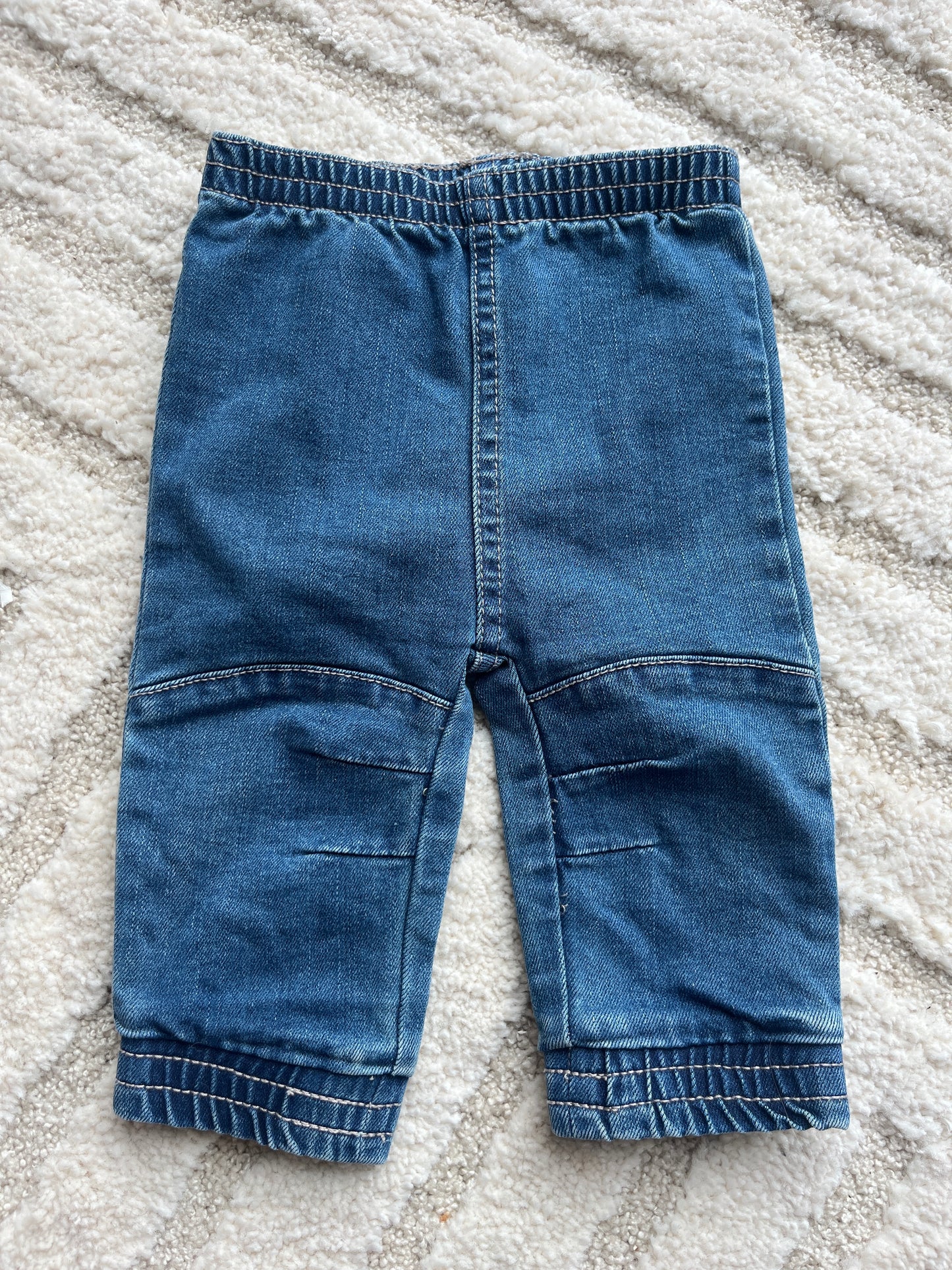 Jean bleu avec coutures apparentes - 6 mois