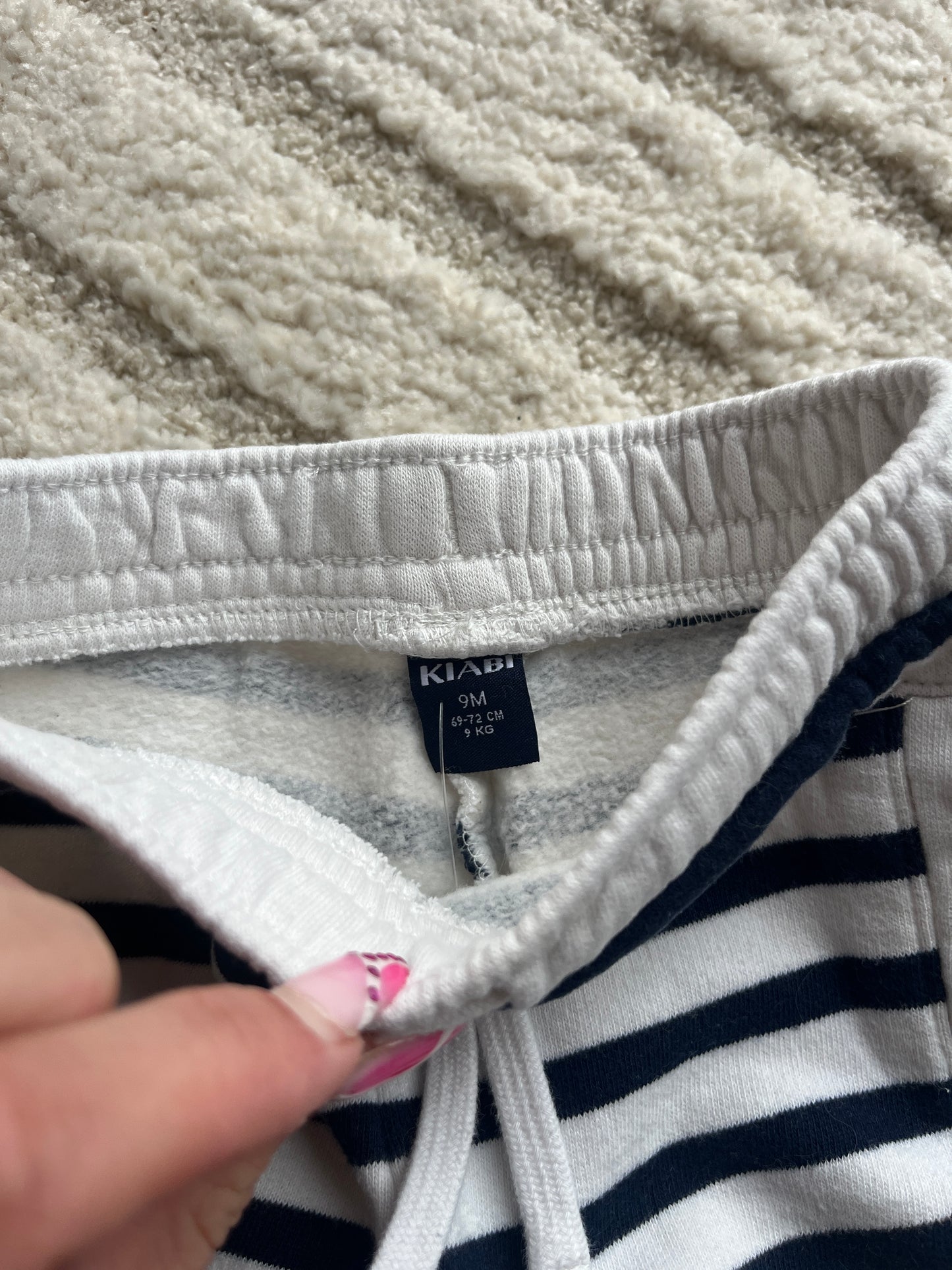 Jogging blanc rayé bleu marine molletonné à l’intérieur - 9 mois