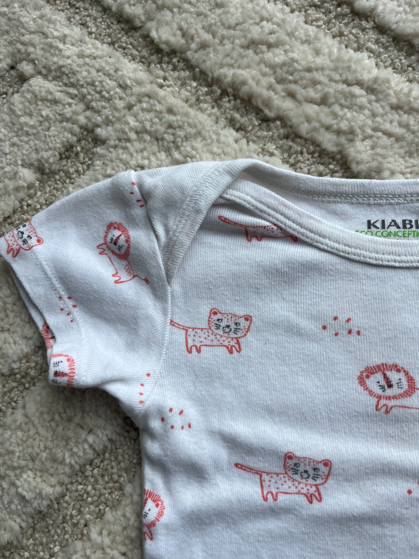 Body à manches courtes blanc motifs lions roses - 9 mois