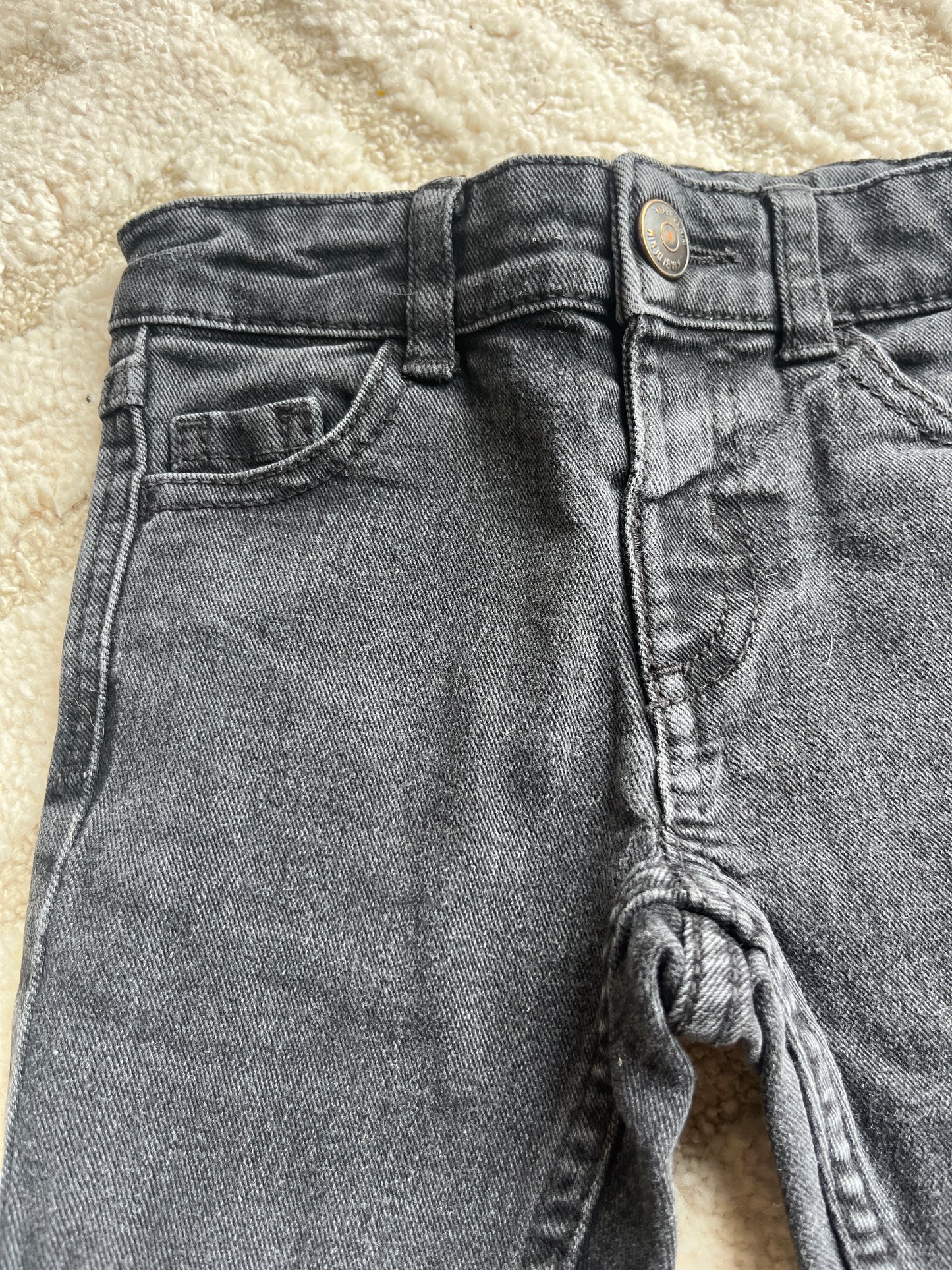 Jean noir/gris foncé skinny Kiabi - 3 ans