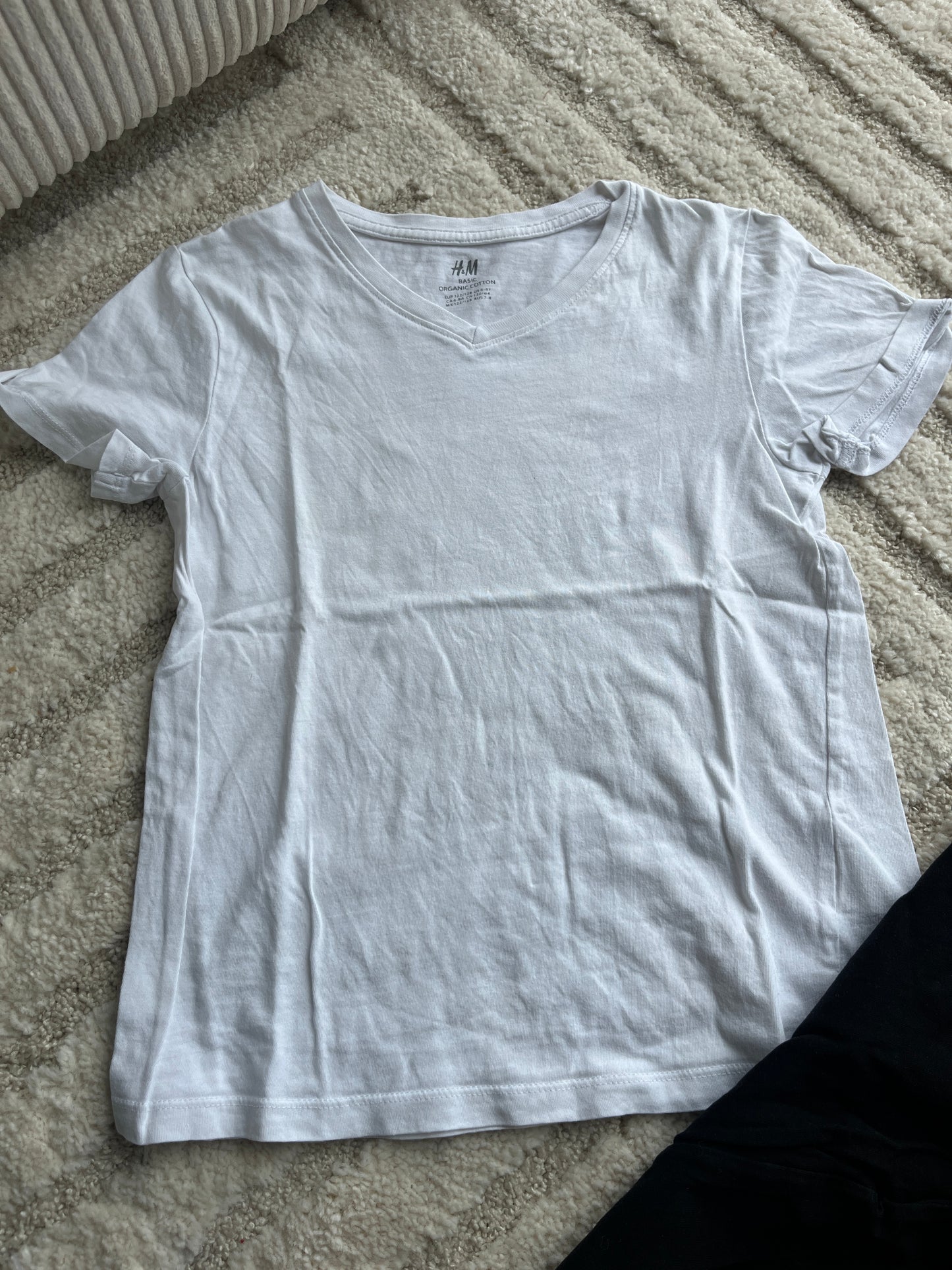 Lot de 2 t-shirt à manches courtes col V noir et blanc H&M - 6/8 ans