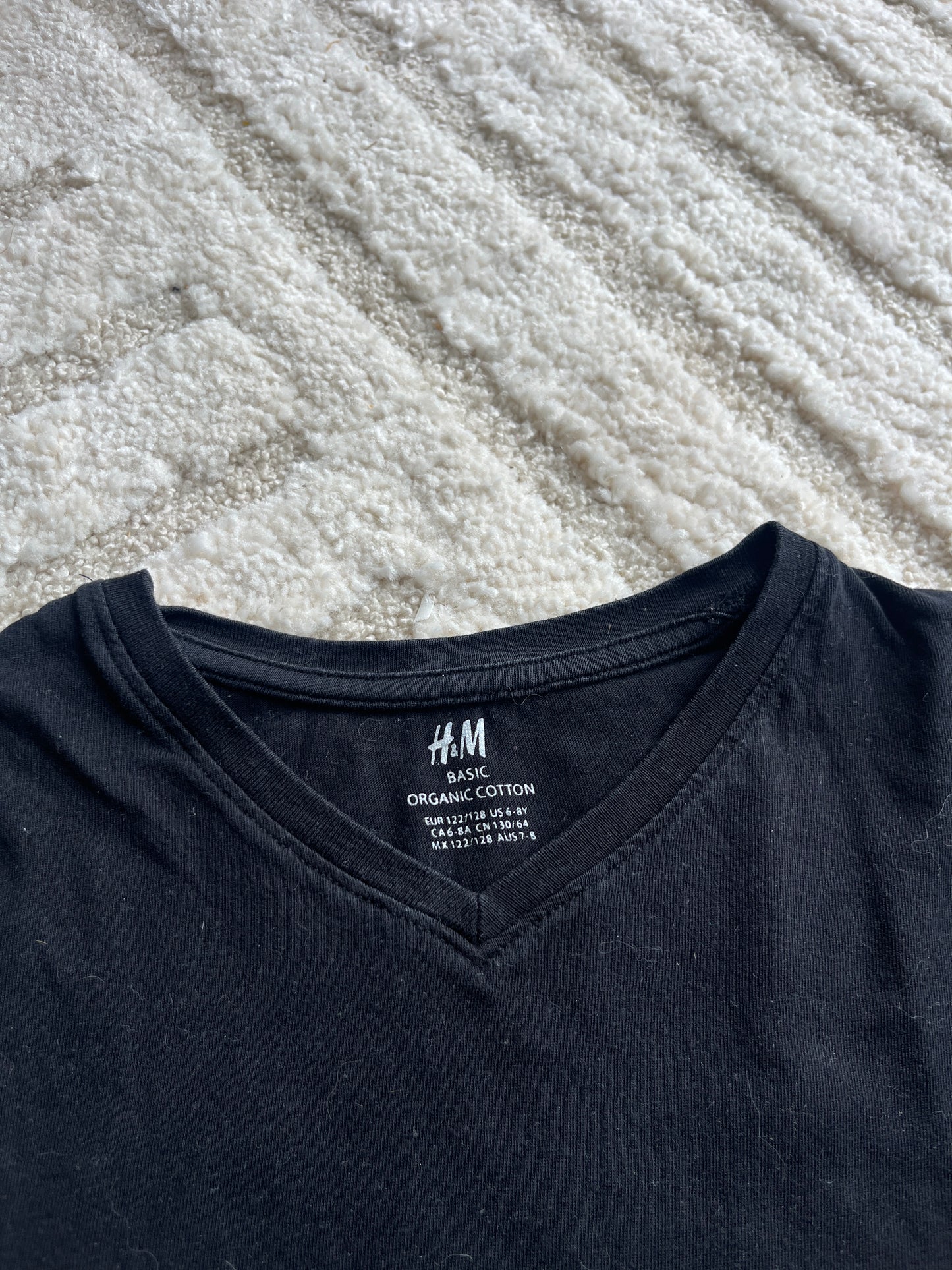 Lot de 2 t-shirt à manches courtes col V noir et blanc H&M - 6/8 ans
