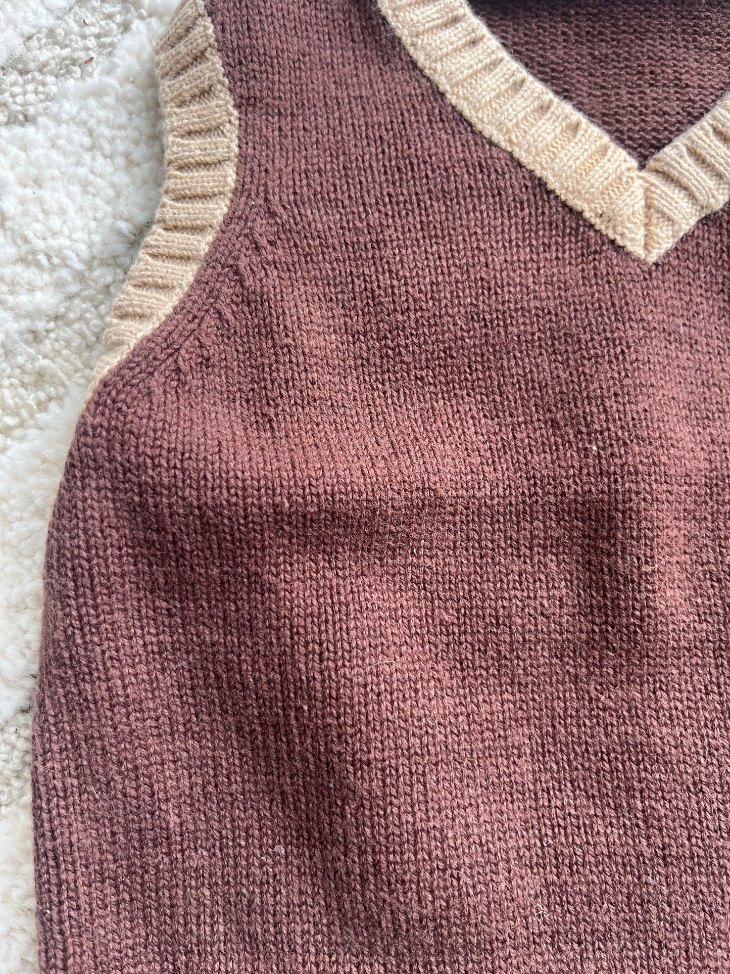 Pull sans manches en maille marron col V P’tit Bisou - 6 mois