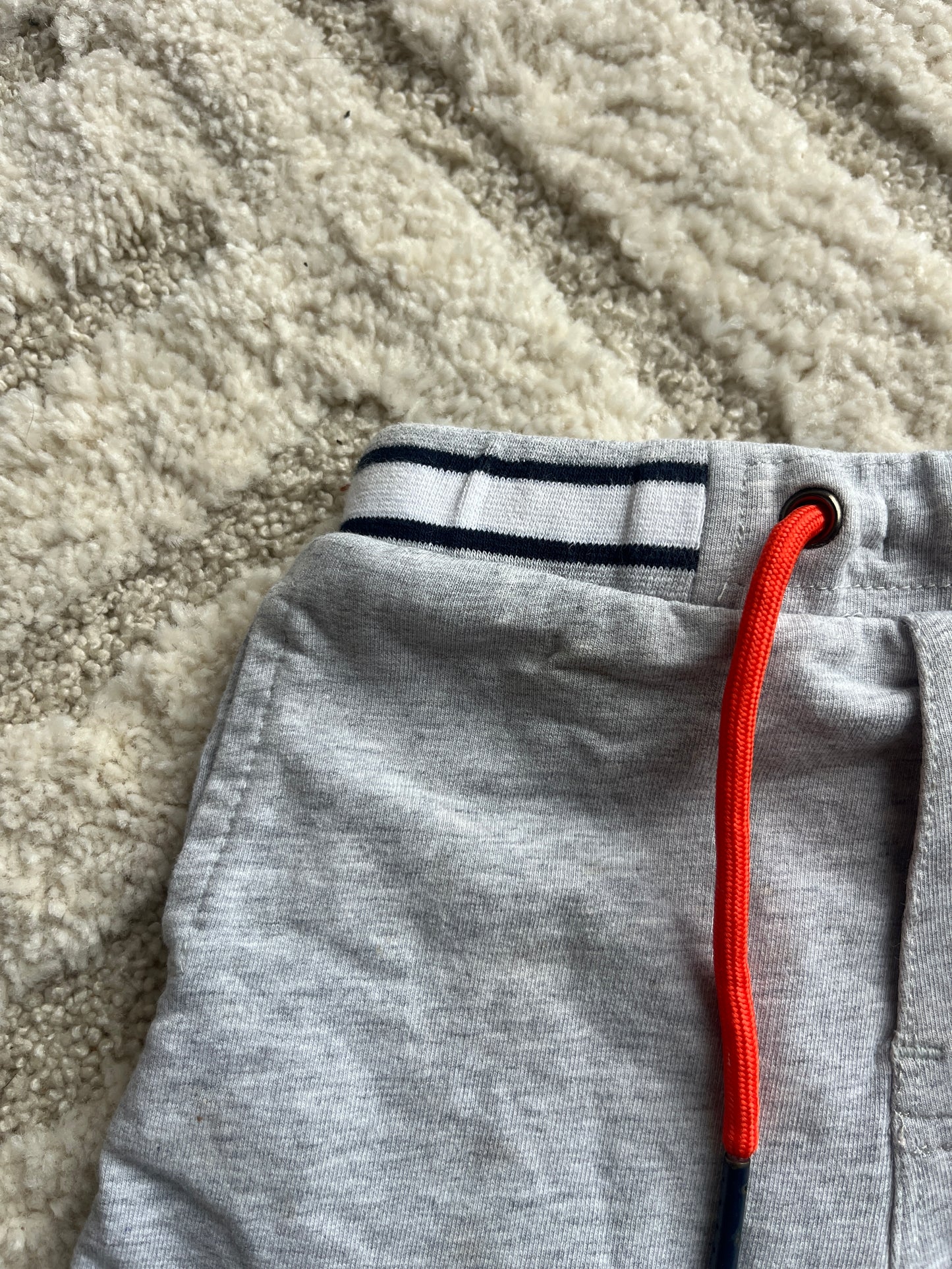 Short gris en tissu Hugo Boss - 6 mois
