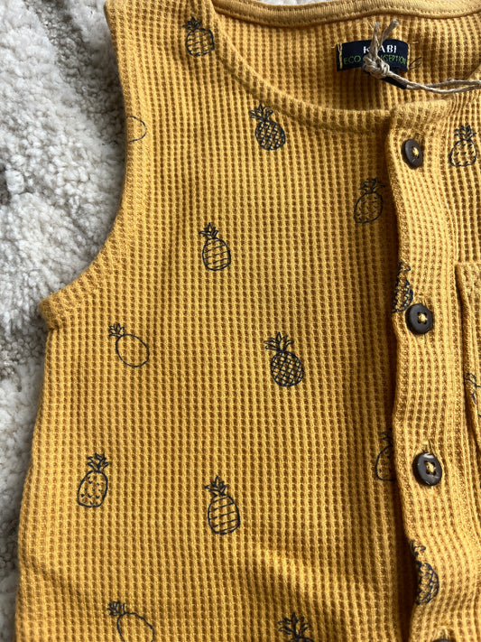 Barboteuse en maille gaufrée motifs ananas moutarde NEUF - 6 mois