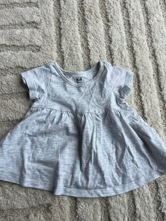 Robe à manches courtes grises H&M - 56 cm