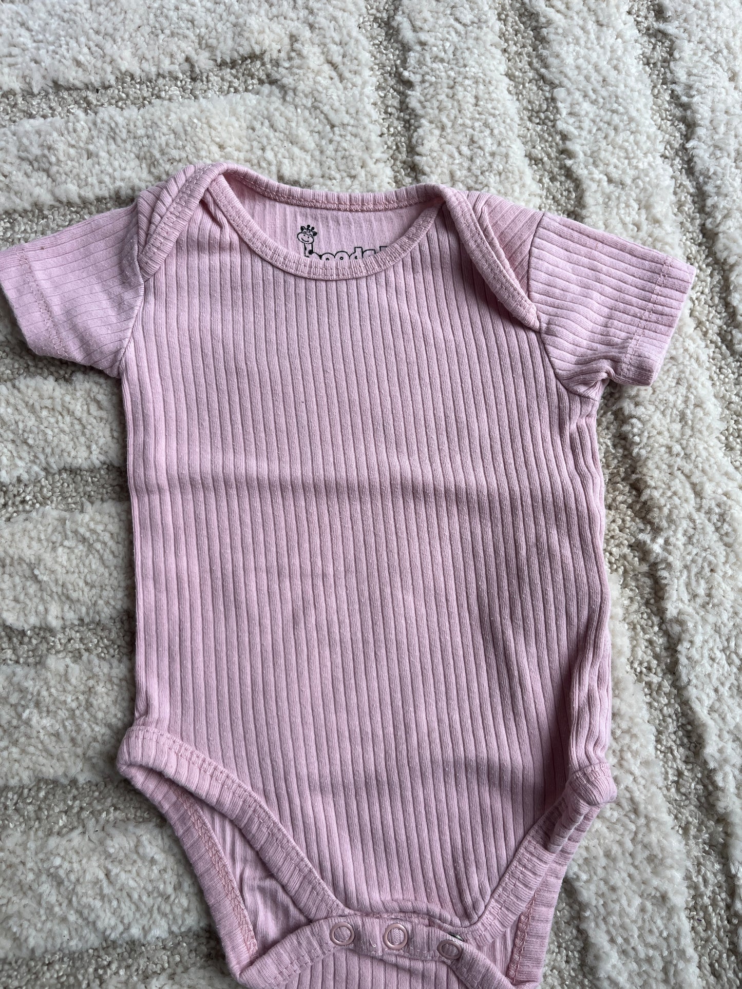 Body à manches courtes côtelé rose - 62/68 cm