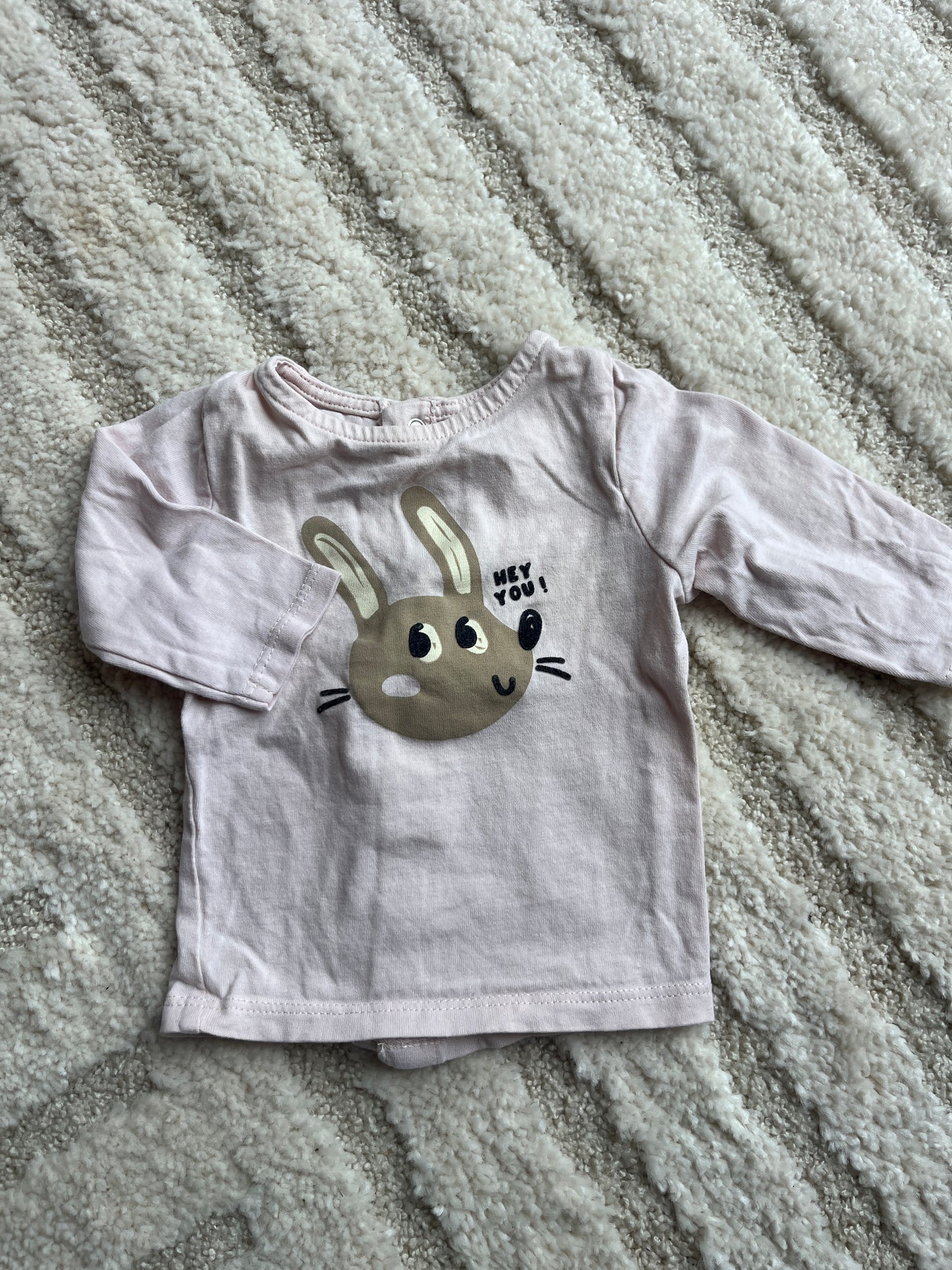 T-shirt à manches longues rose pale tête lapin « hey you » - 3 mois