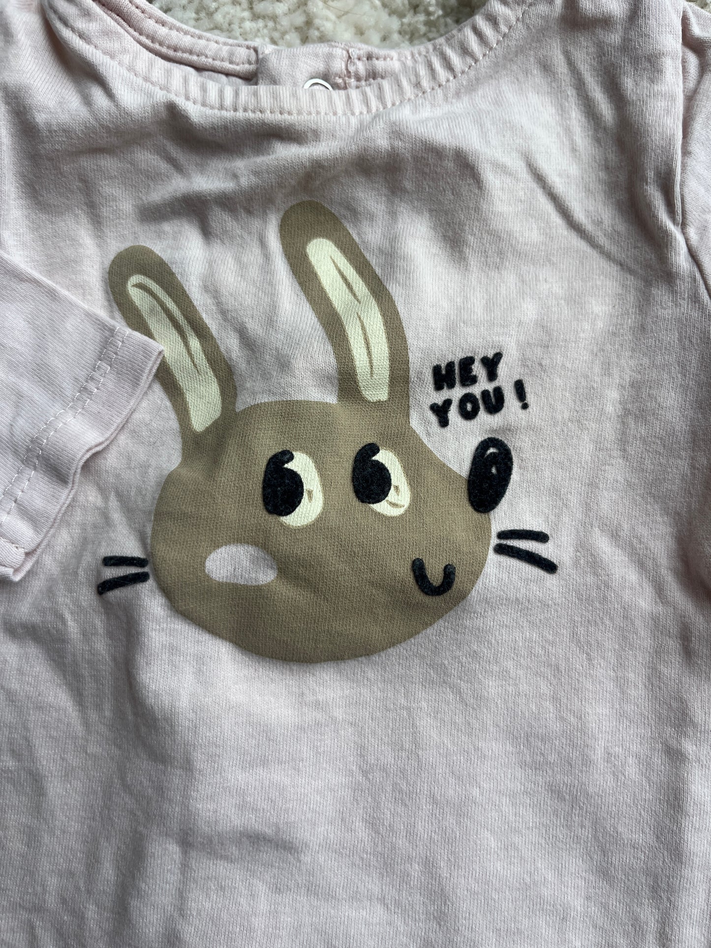 T-shirt à manches longues rose pale tête lapin « hey you » - 3 mois