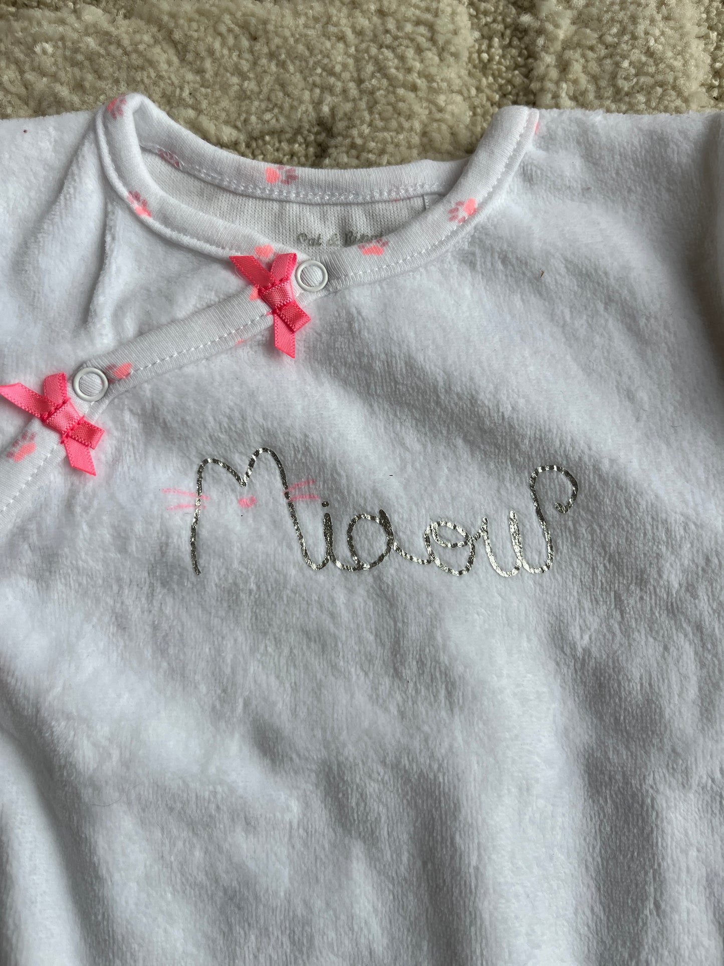 Pyjama velours blanc avec nœuds roses « miaou » Pat & Ripaton - 3 mois