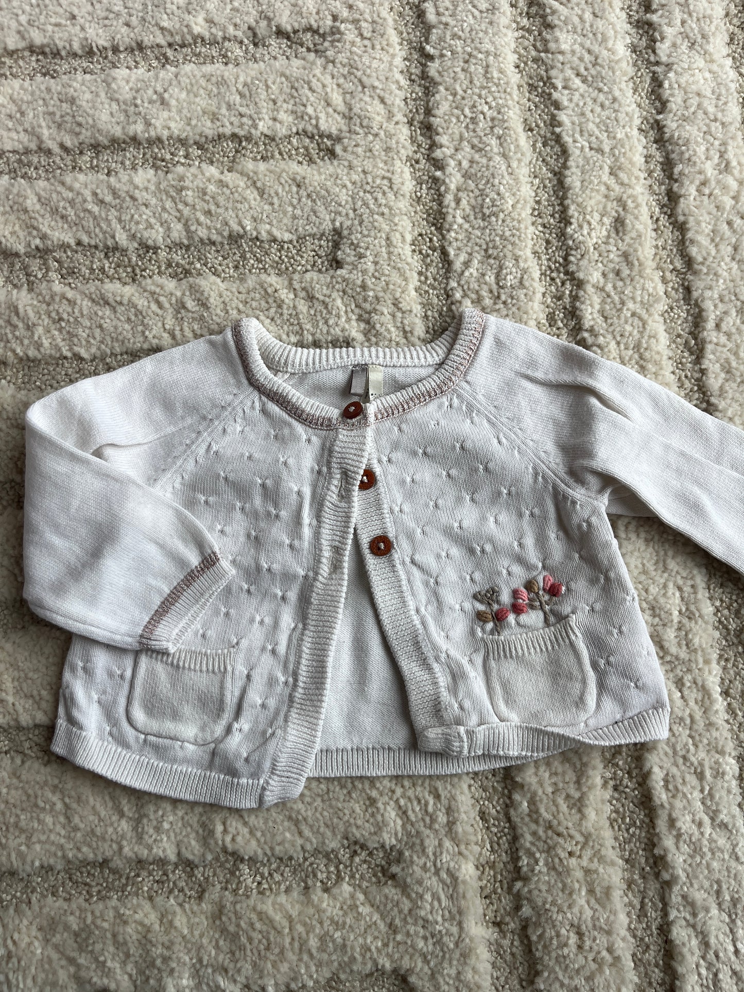 Cardigan à manches longues blanc avec broderies et poches - 3 mois