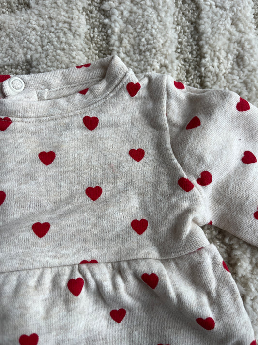 Robe à manches longues beige motifs cœurs rouges molletonnée - 3 mois