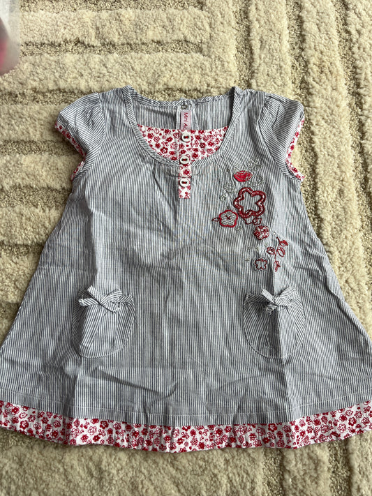 Robe à manches courtes rayée noir et blanche avec fleurs rouges - 3 mois