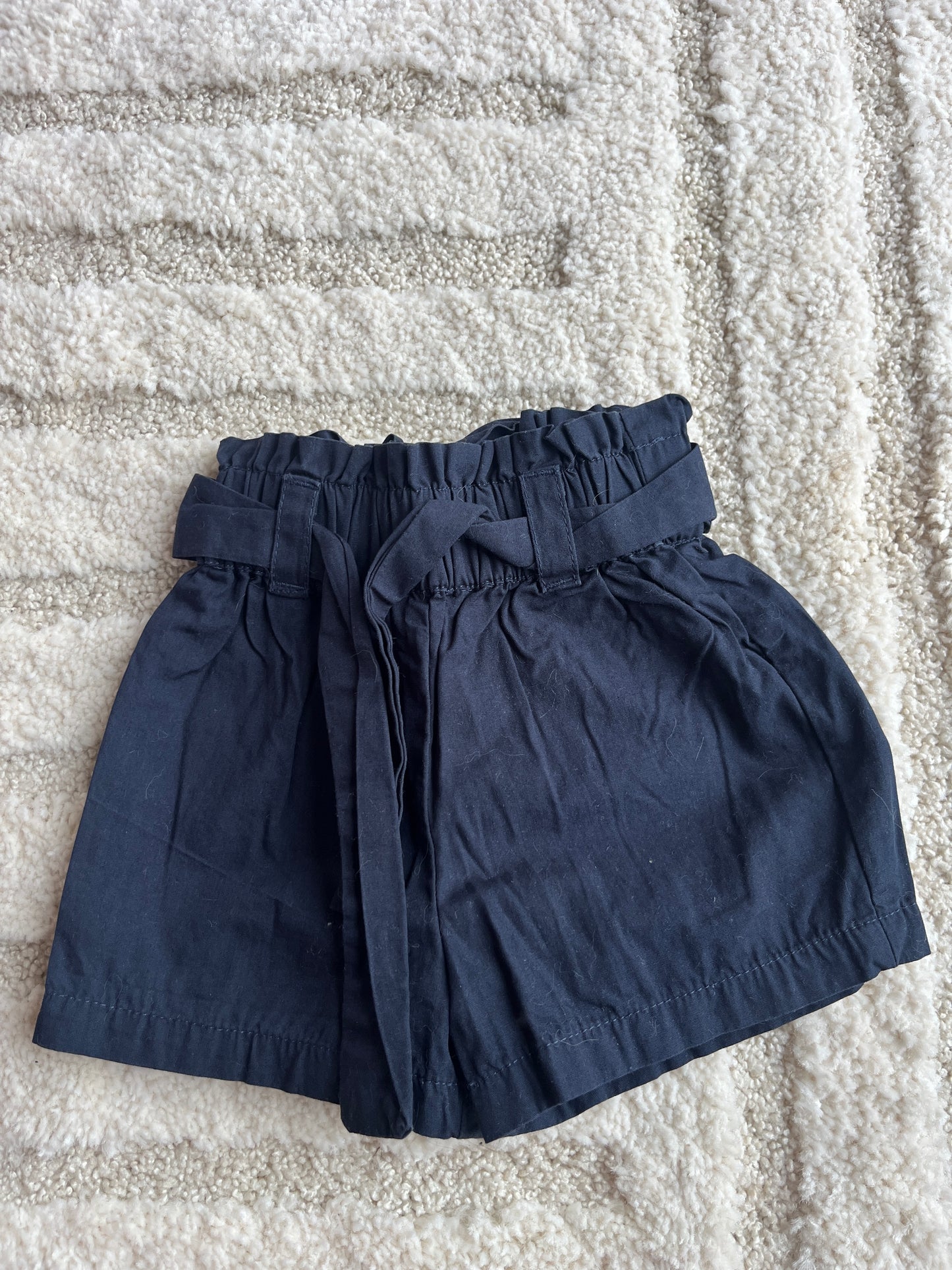 Short ceinturé bleu marine Kiabi - 3 mois