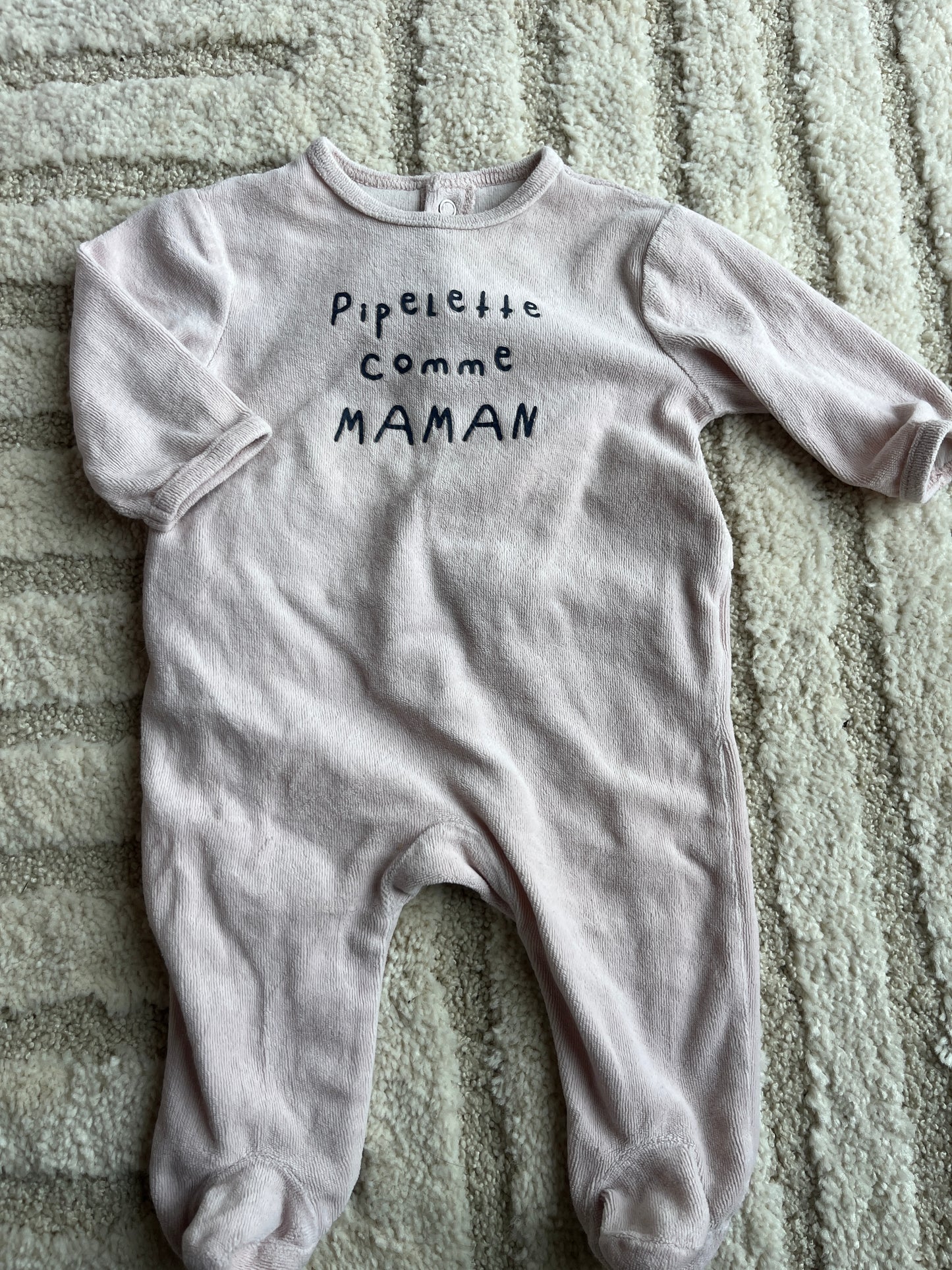 Pyjama velours rose pale « pipelette comme maman » - 3 mois