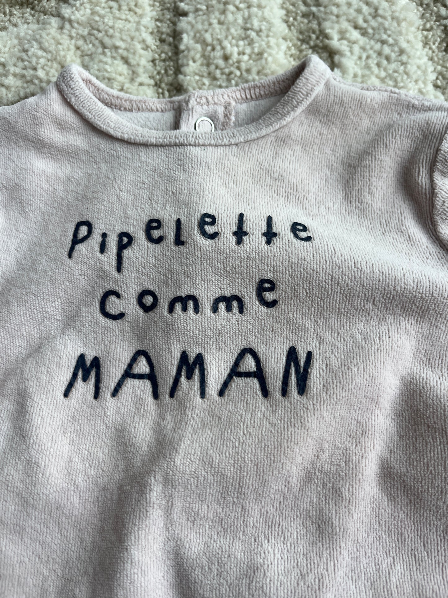 Pyjama velours rose pale « pipelette comme maman » - 3 mois
