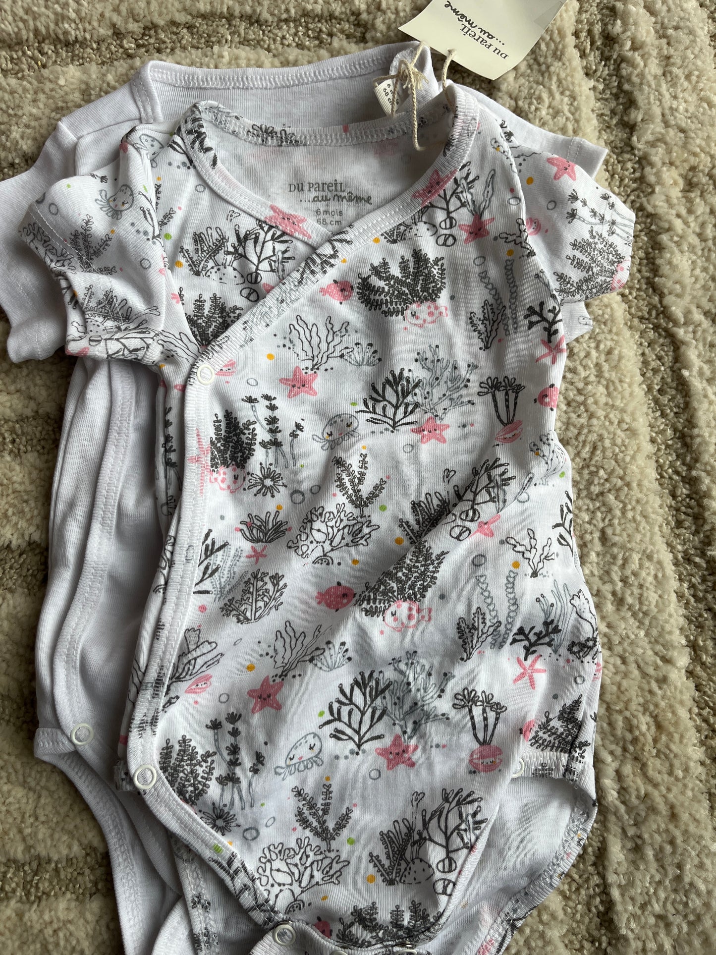 Lot de 2 bodies manches courtes motifs océan DPAM NEUF - 6 mois