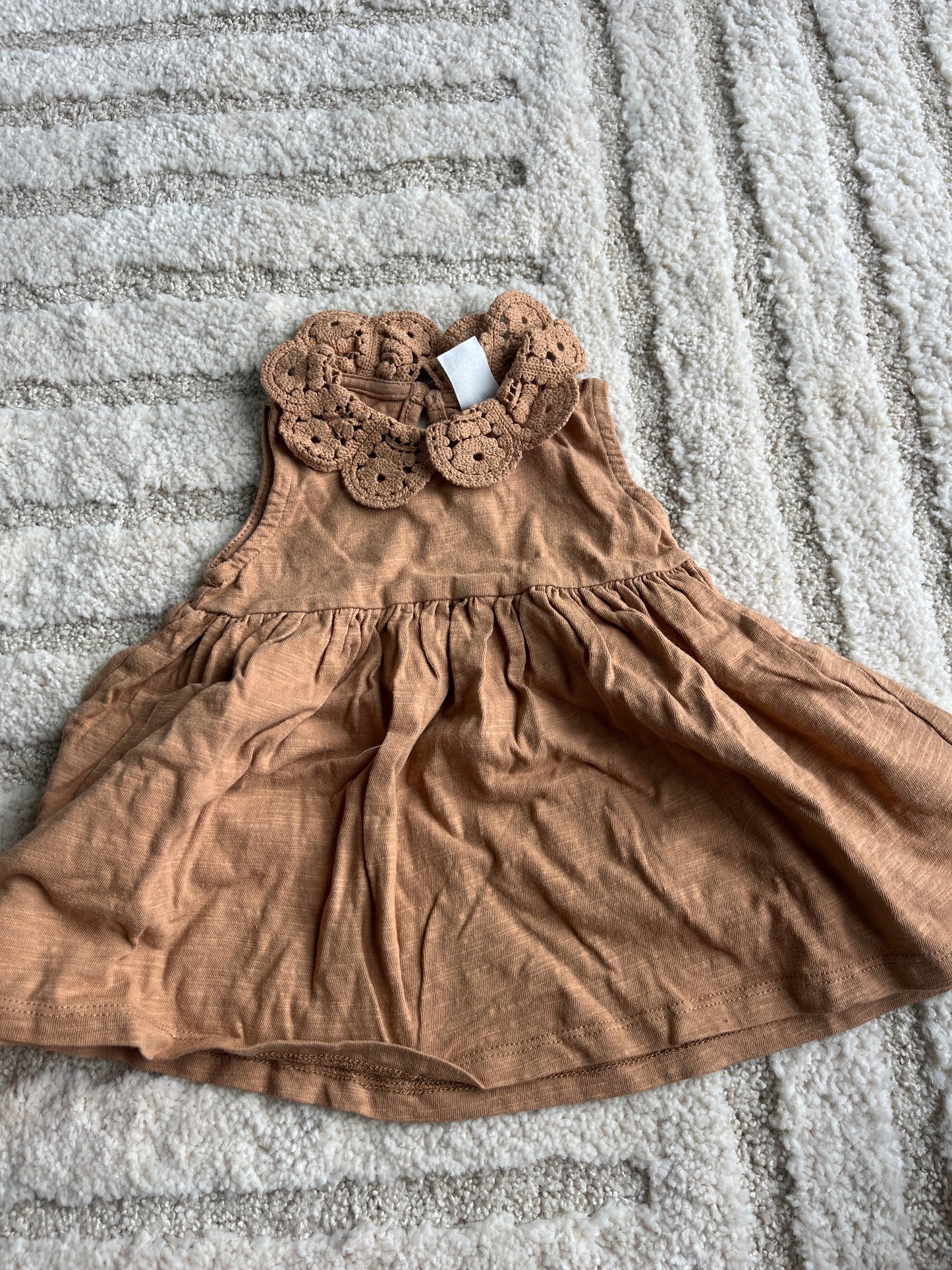 Robe sans manches camel avec col Claudine bohème en lin H&M - 68 cm