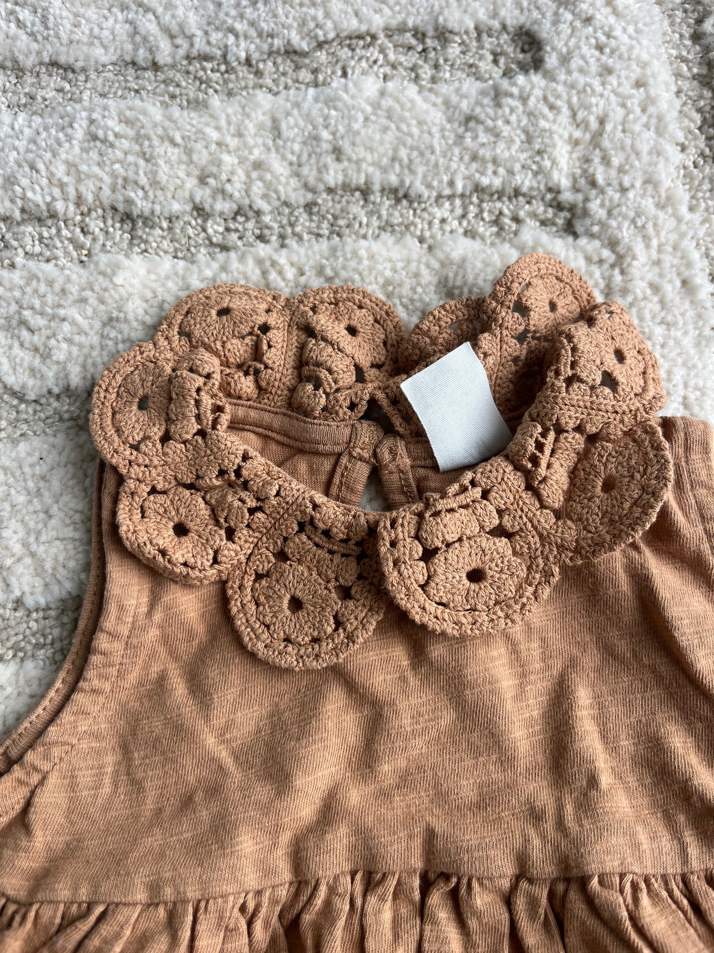 Robe sans manches camel avec col Claudine bohème en lin H&M - 68 cm