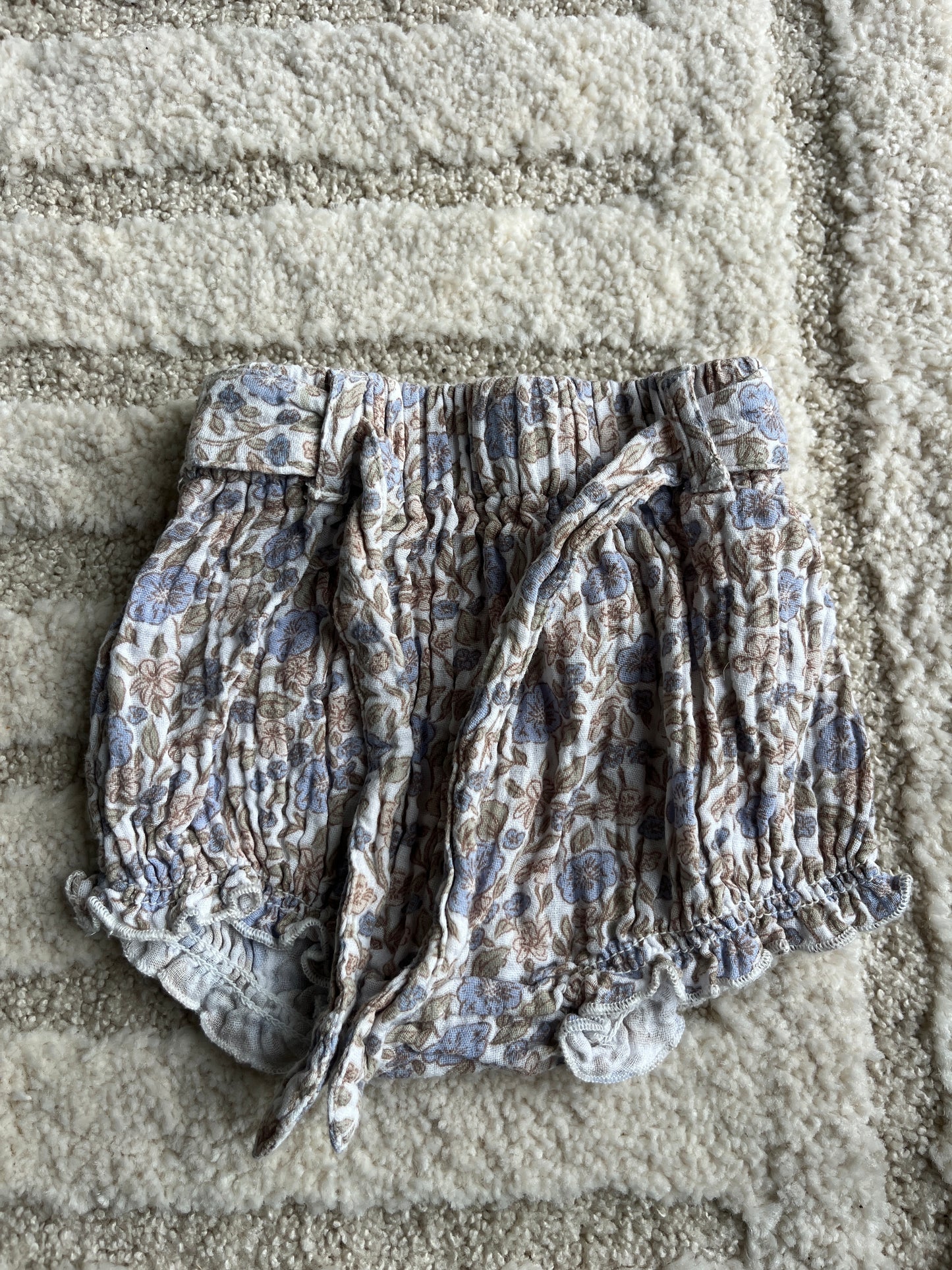 Short ceinturé effet plissé fleuri - 6 mois