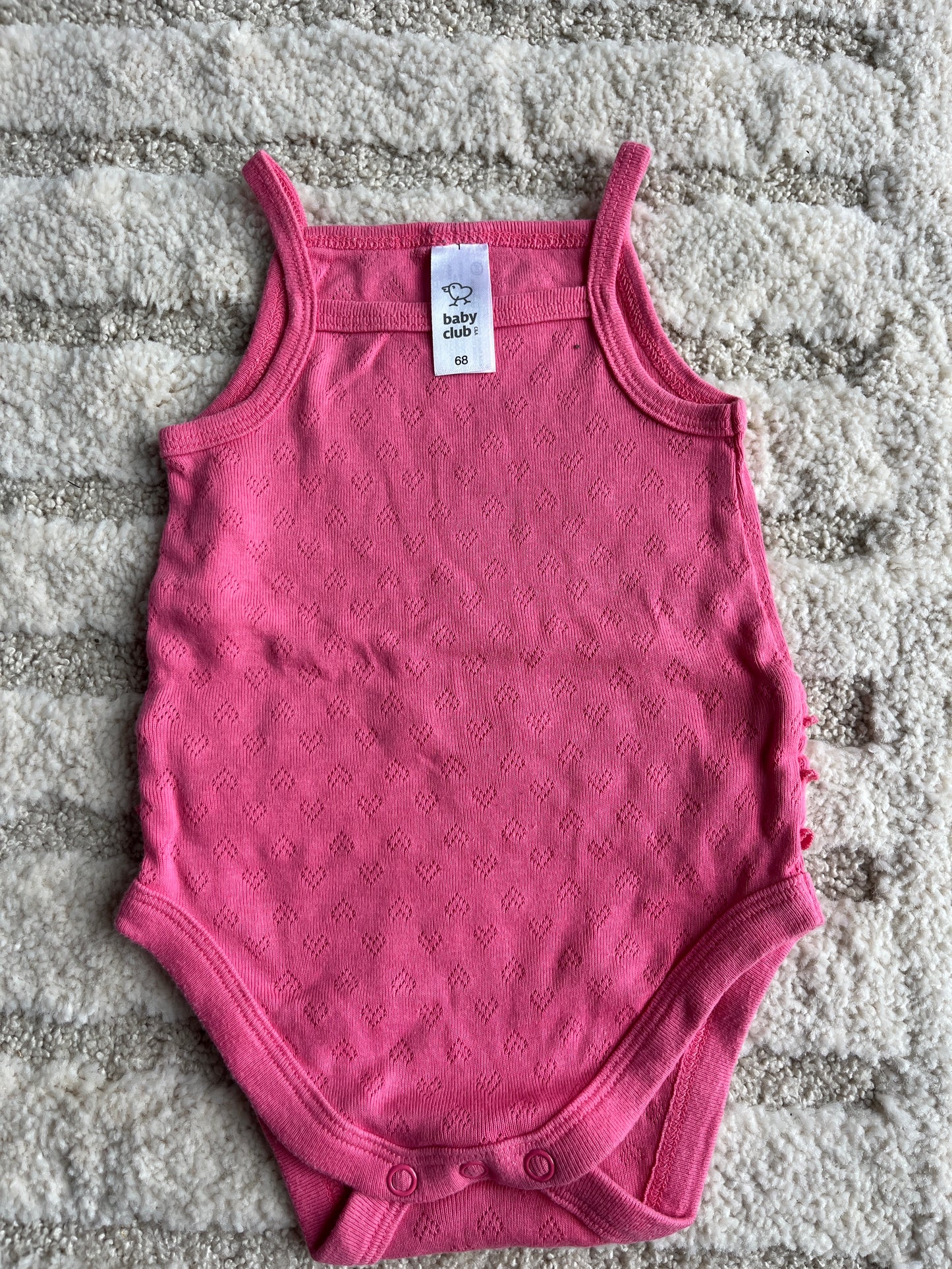 Body à bretelles rose avec broderies et volants - 68 cm