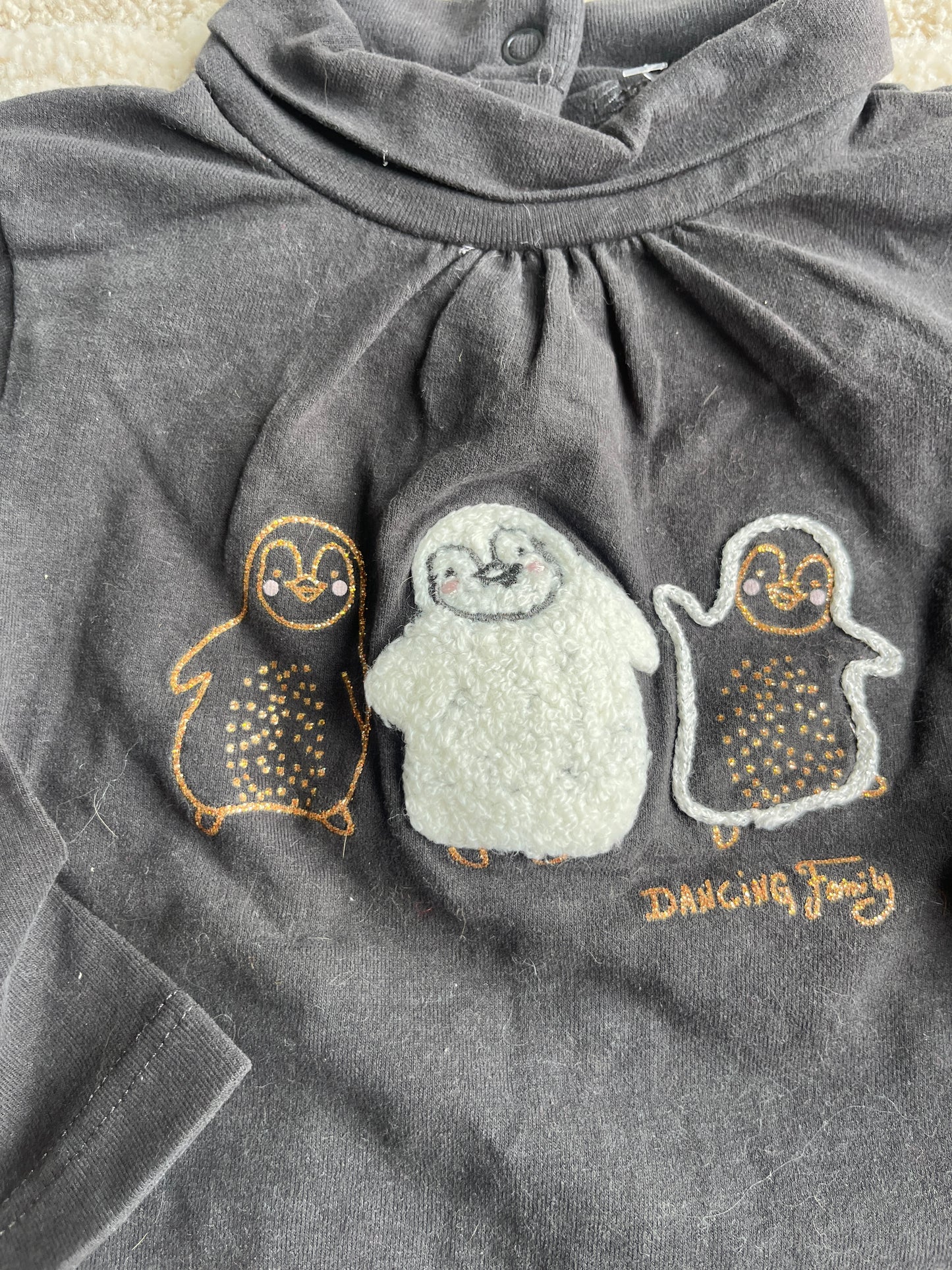 T-shirt à manches longues gris motifs 3 pingouins avec col roulé - 6 mois