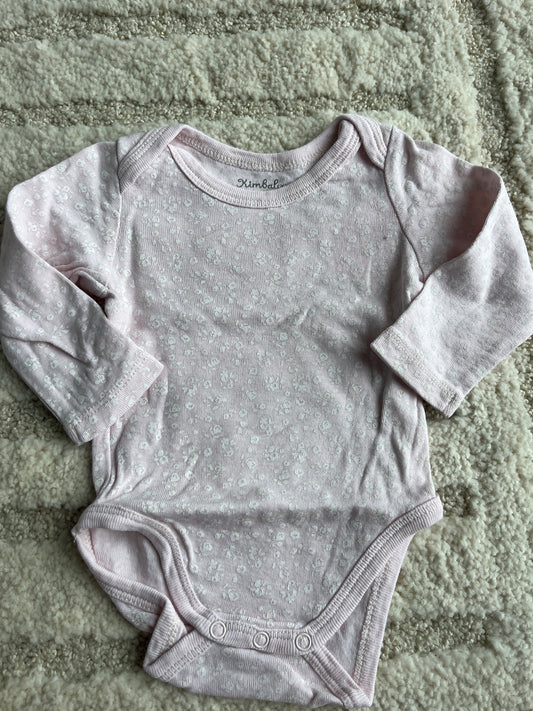 Body à manches longues rose motifs roses blanches - 6 mois