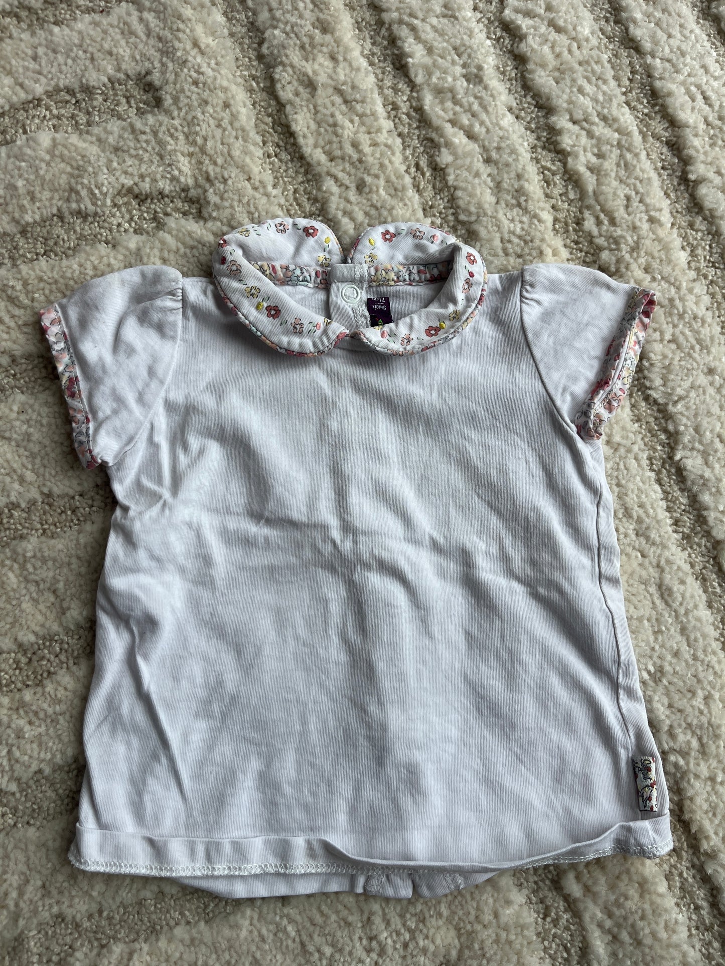 T-shirt à manches courtes blanc fleuri avec col Claudine Sergent Major - 9 mois