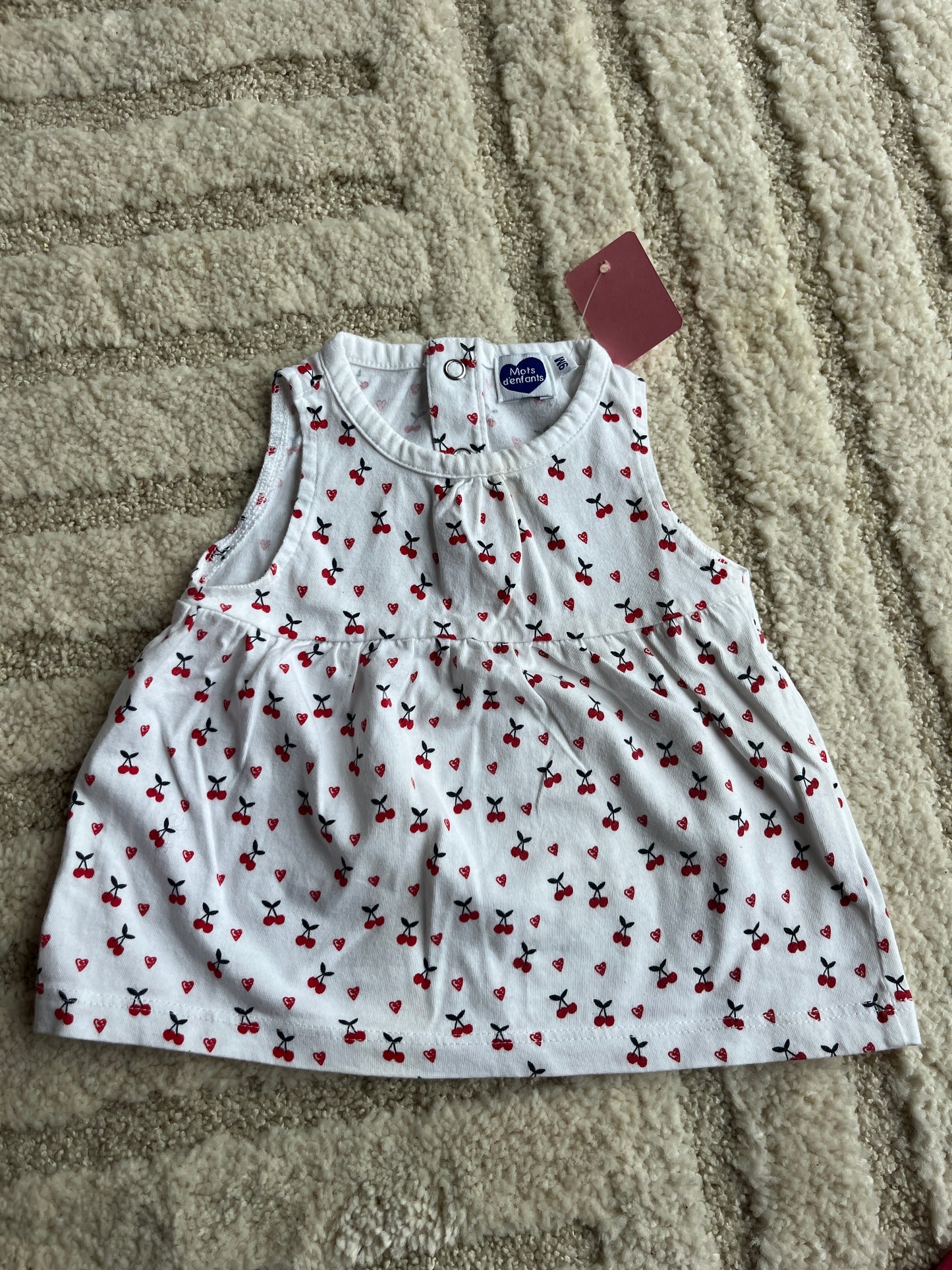 Robe sans manches blanche motifs cerises - 9 mois