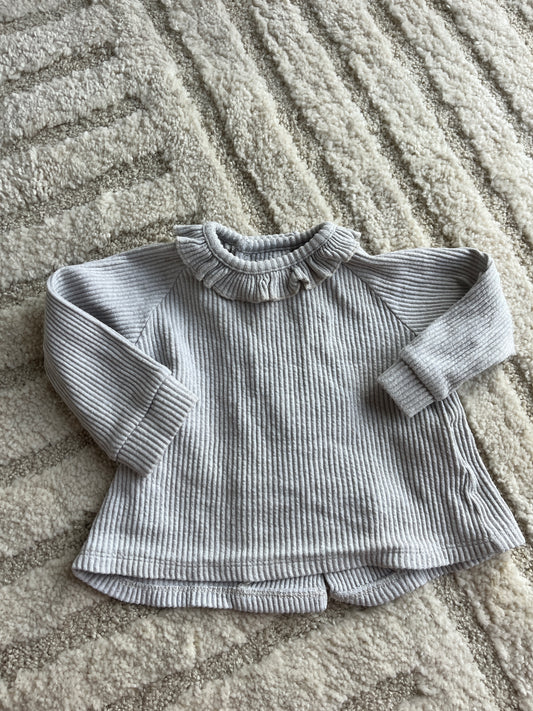 Pull à manches longues gris clair côtelé et col volanté Bout’chou - 12 mois
