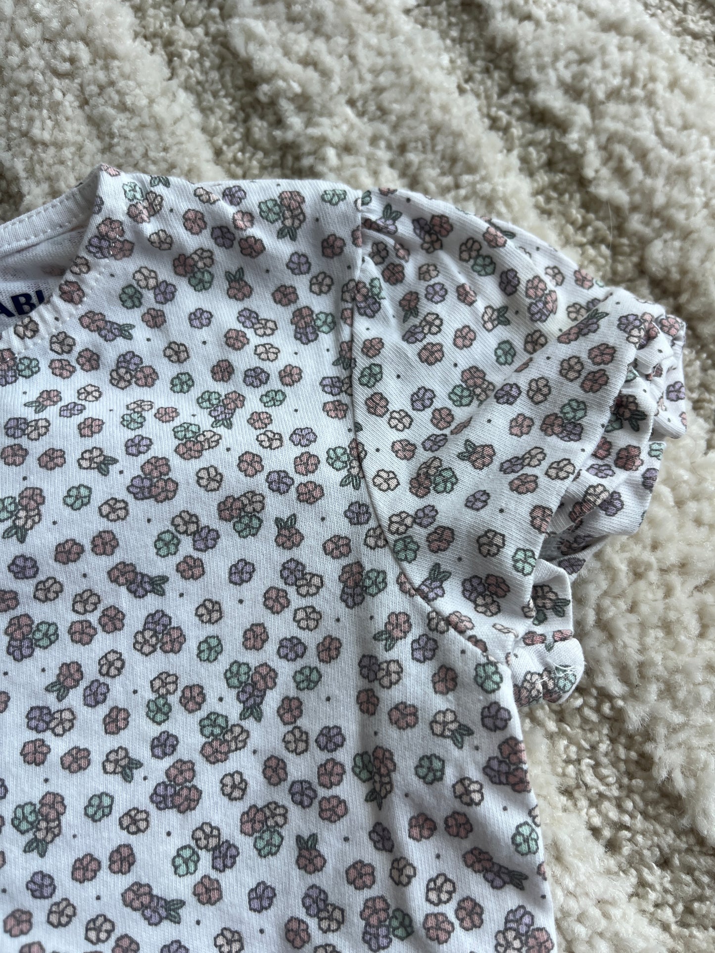 T-shirt à manches courtes motifs fleurs beiges - 12 mois