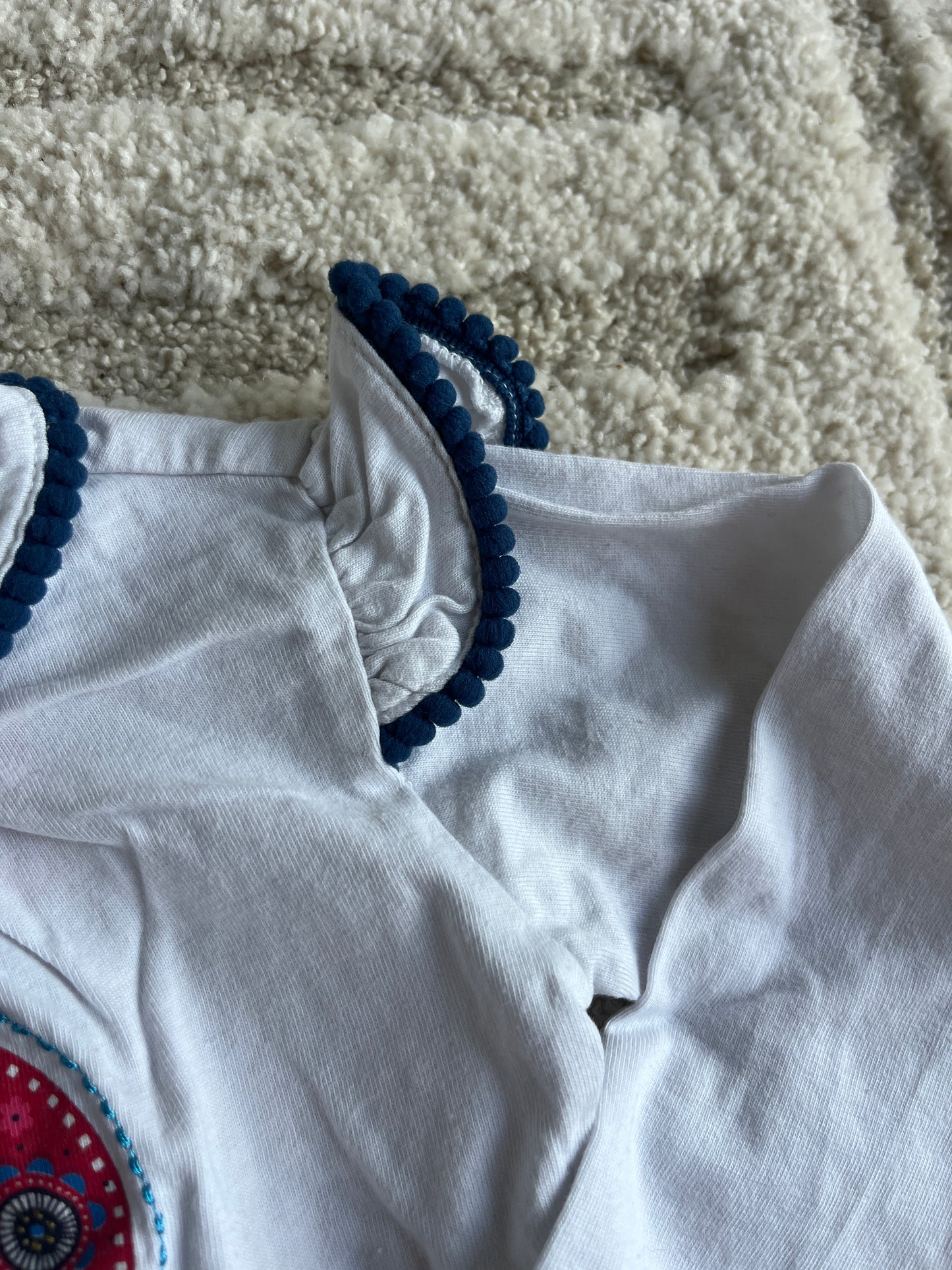T-shirt à manches longues blanc et bleu canard motif coeur fleuri - 18 mois