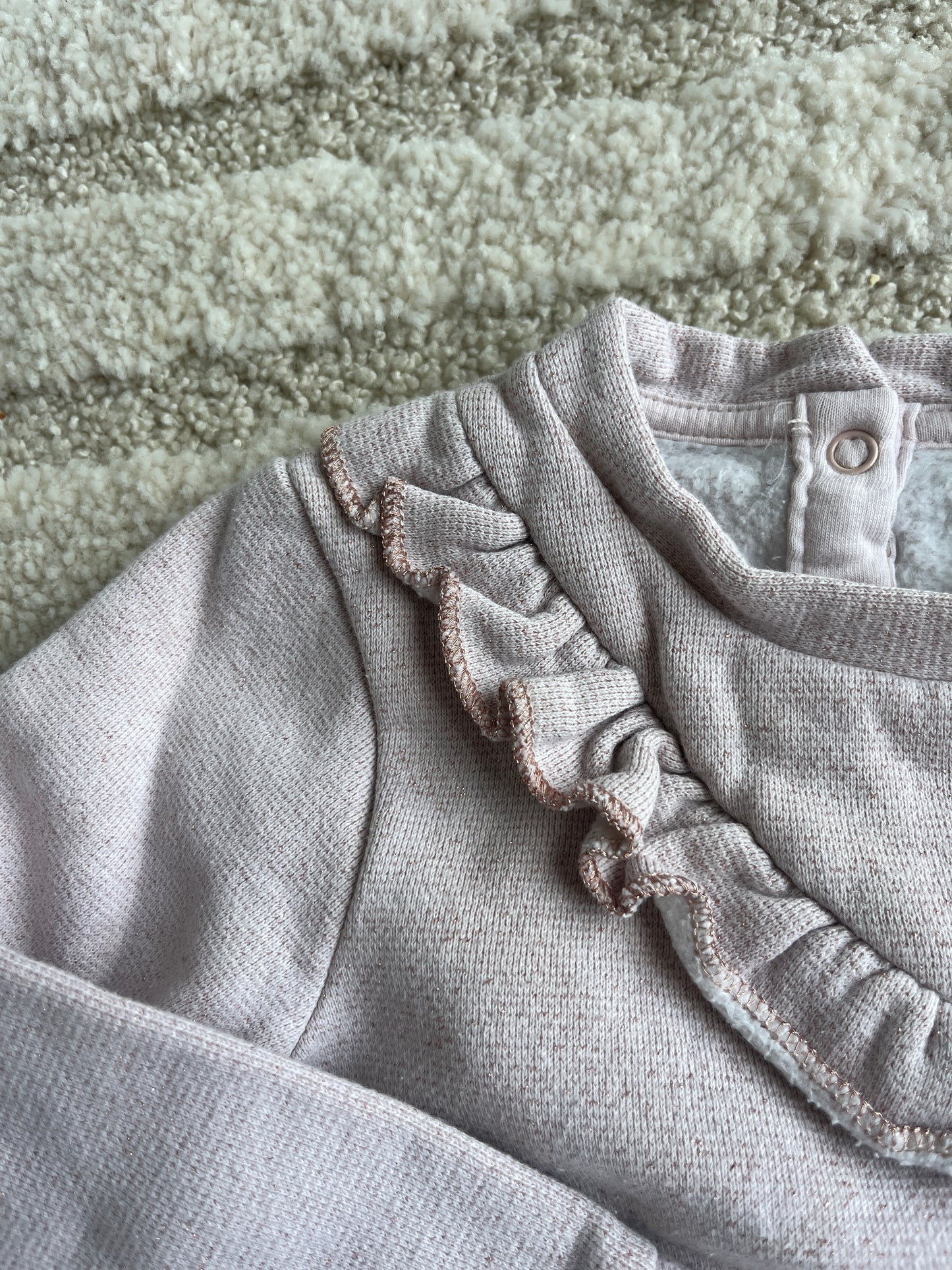Pull à manches longues rose pale détails volantés TAO - 18 mois
