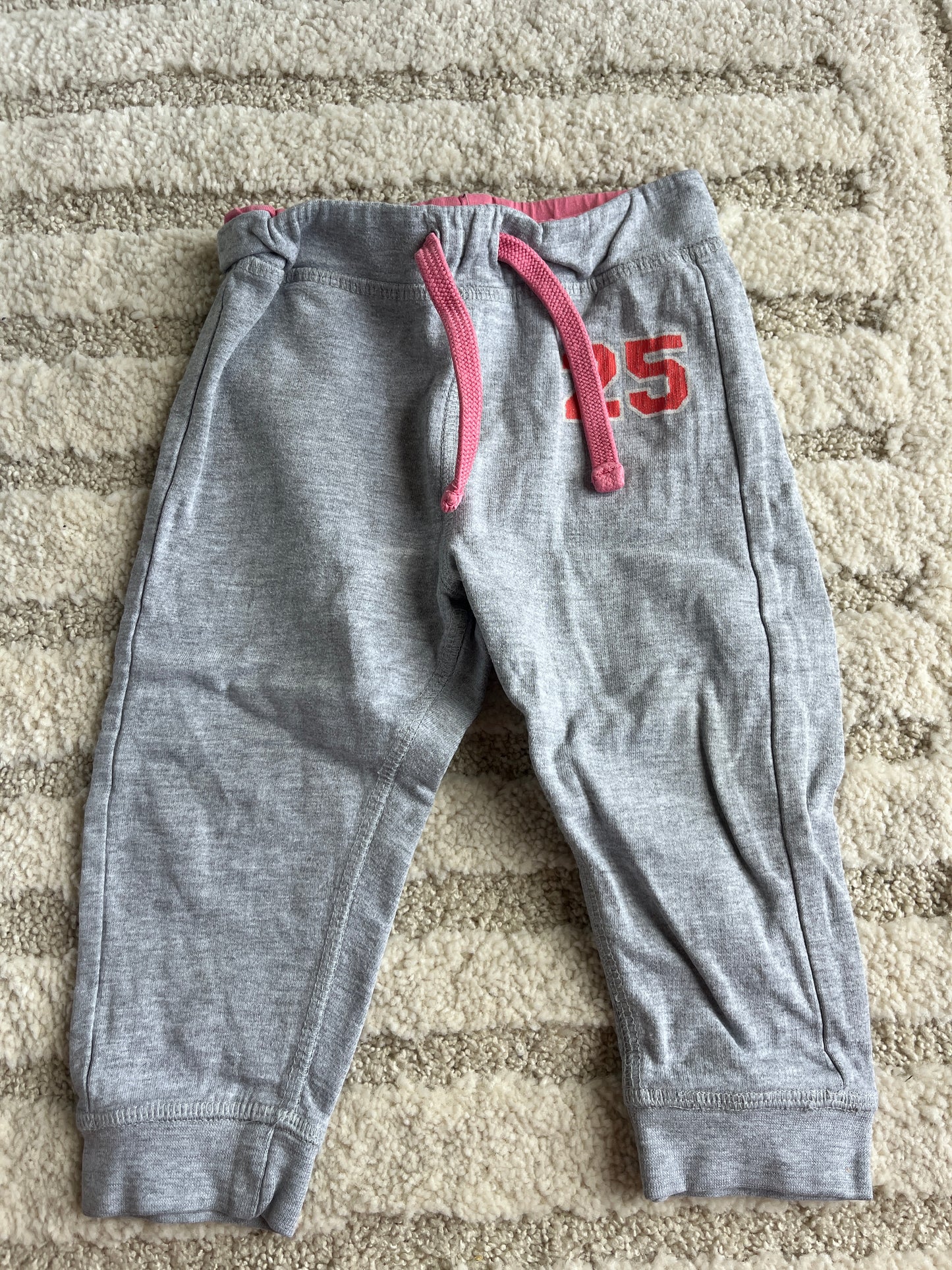 Jogging gris et rose numéro 25 Kitchoun - 18 mois