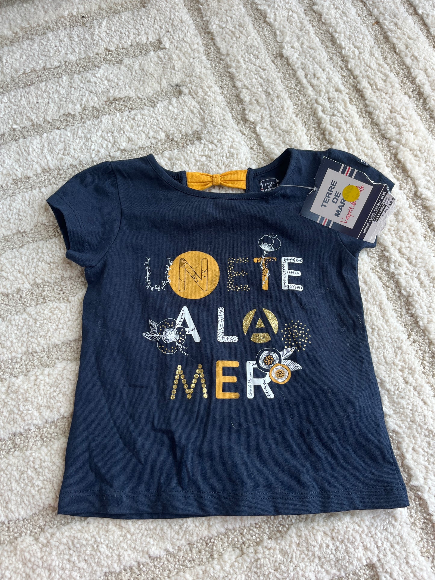 T-shirt à manches courtes bleu marine « un été à la mer » NEUF - 2 ans