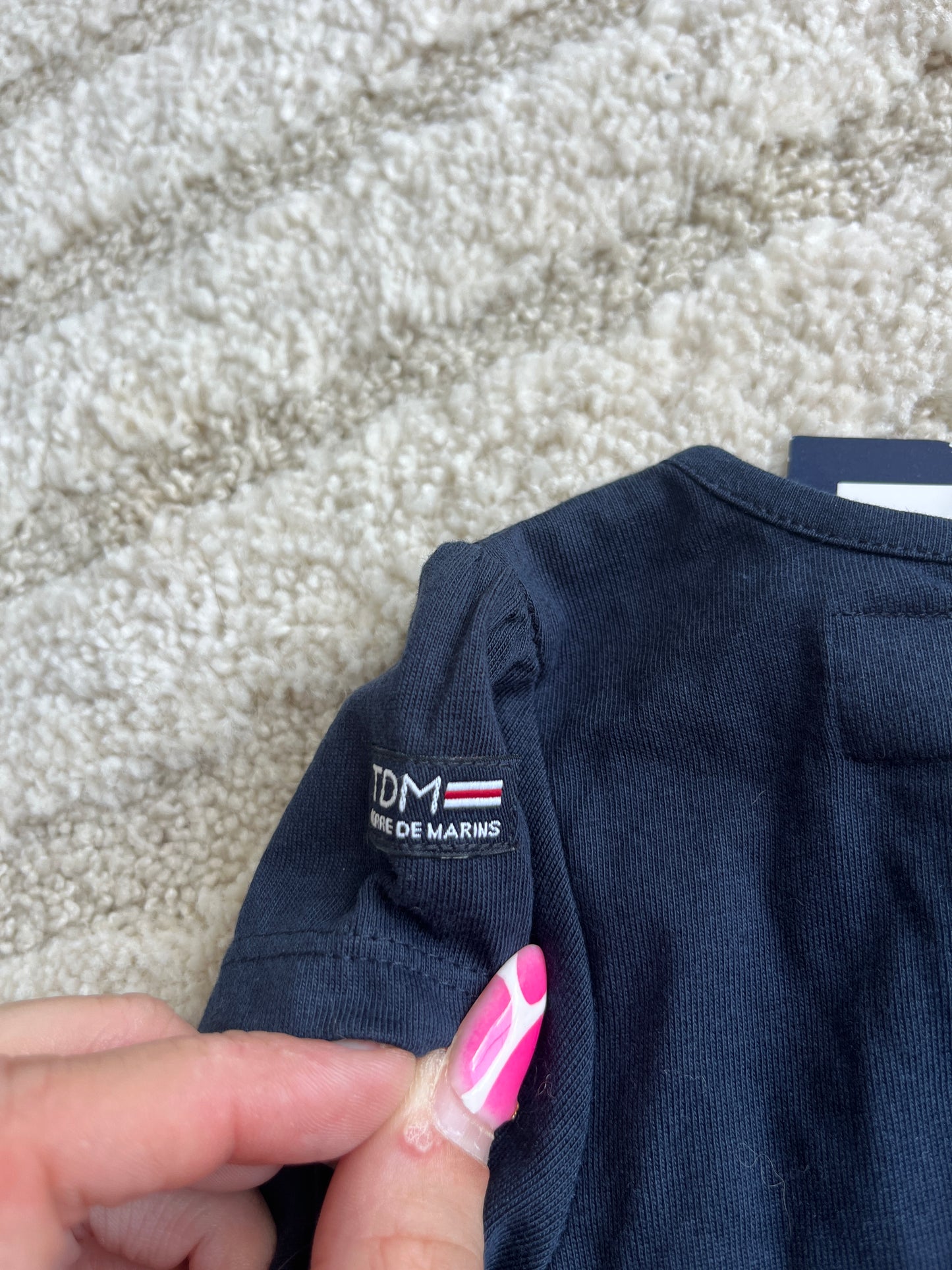 T-shirt à manches courtes bleu marine « un été à la mer » NEUF - 2 ans