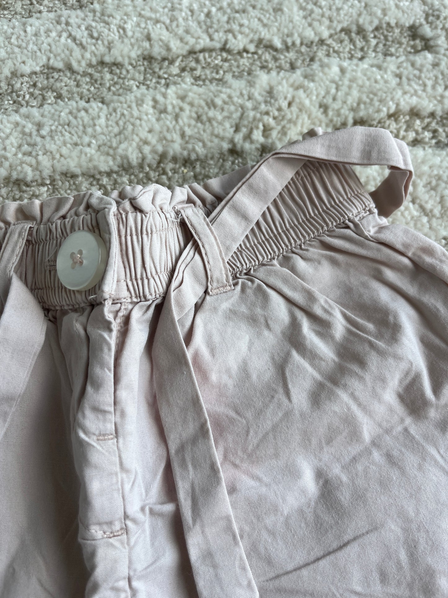 Short rose pale avec ceinture Kiabi - 24 mois