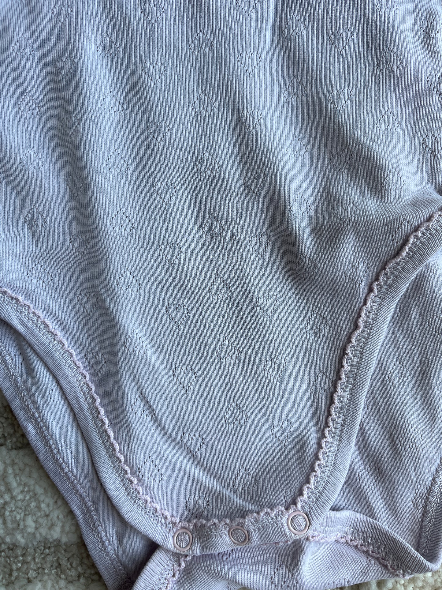 Body à manches courtes rose/lila pale avec petit noeud - 36 mois