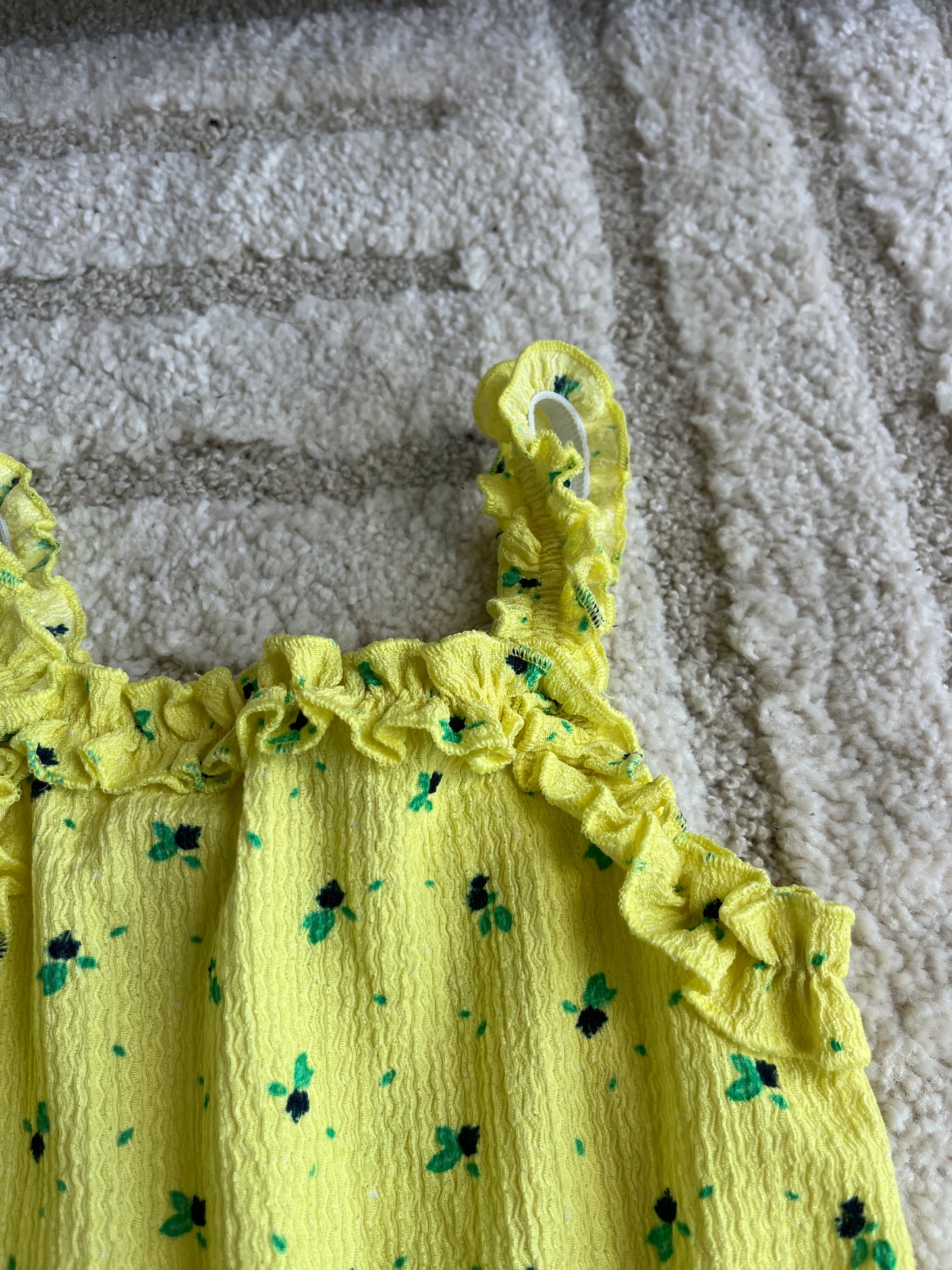 Robe à bretelles jaune motifs fleurs - 36 mois