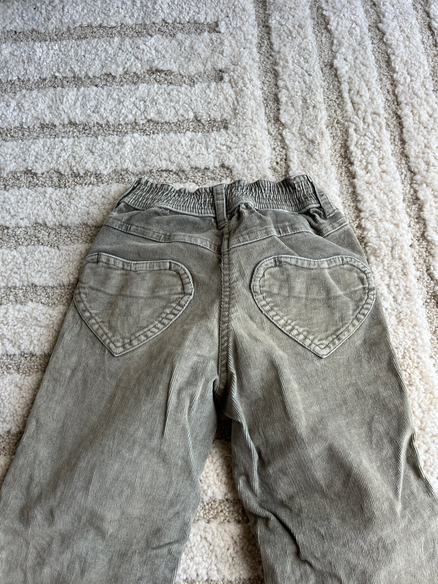 Pantalon kaki en velours côtelé poches en cœurs - 3 ans