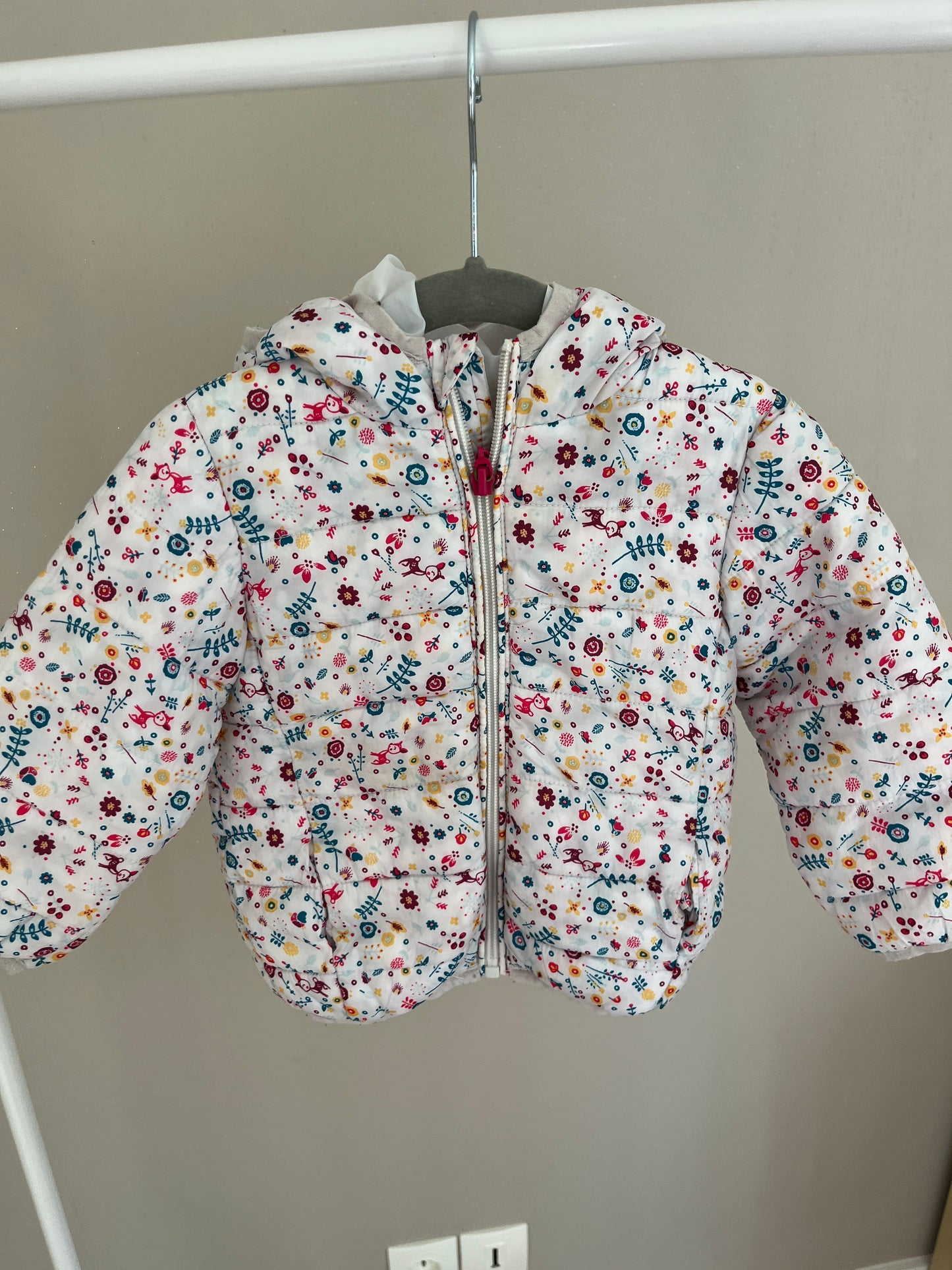 Doudoune à manches longues et à capuche blanc motifs fleurs - 18 mois