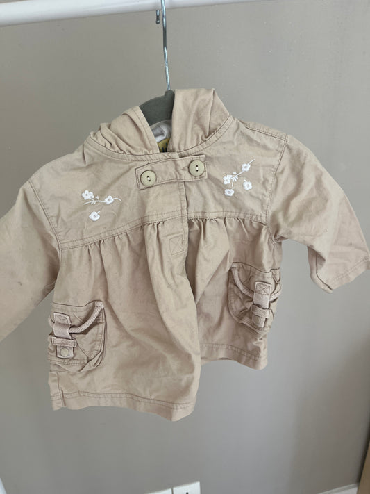 Trench à manches longues beige et détails fleurs blanches - 18 mois