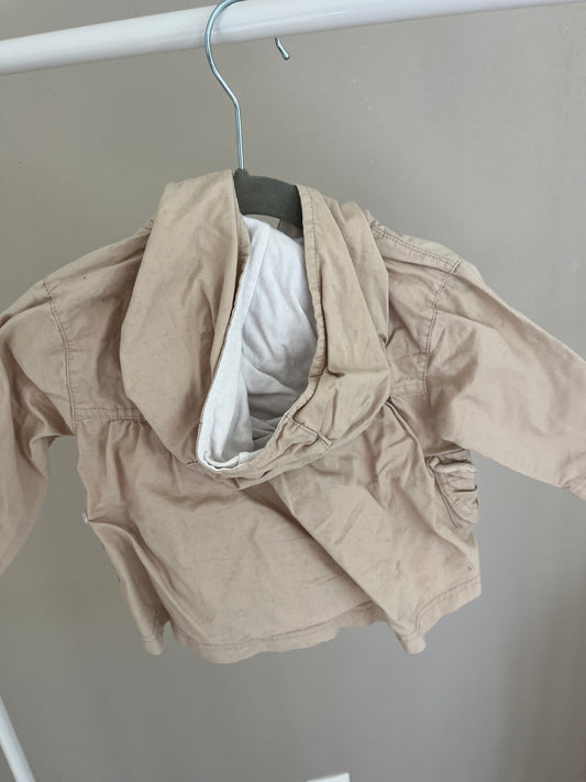 Trench à manches longues beige et détails fleurs blanches - 18 mois