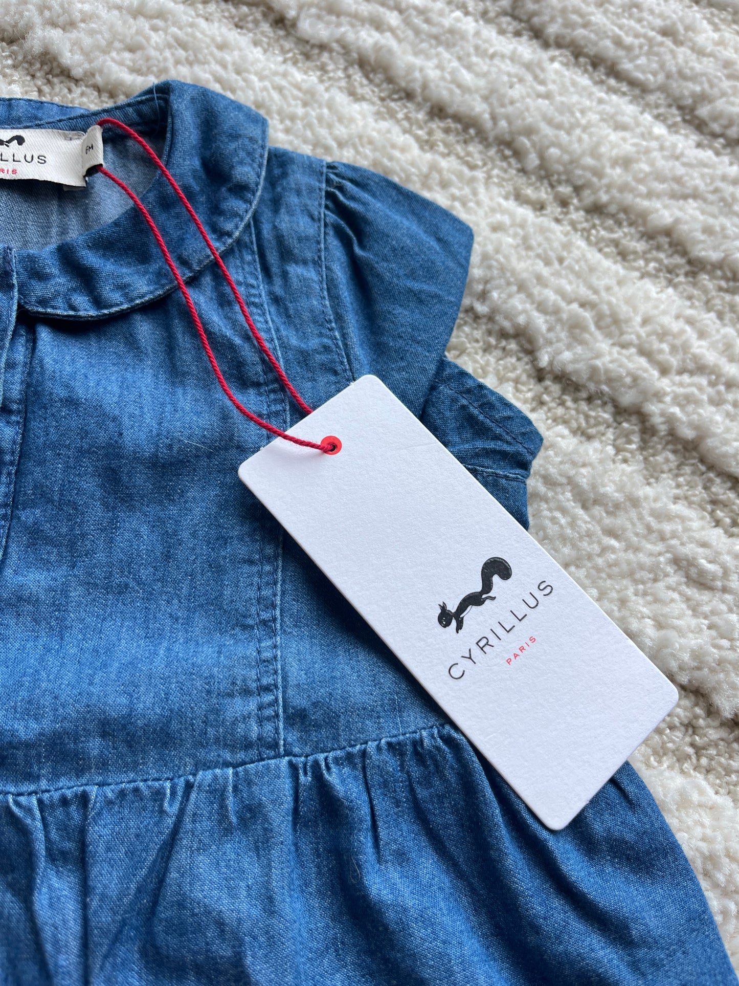 Robe à manches courtes bleu effet jean avec col Claudine NEUF Cyrillus - 6 mois