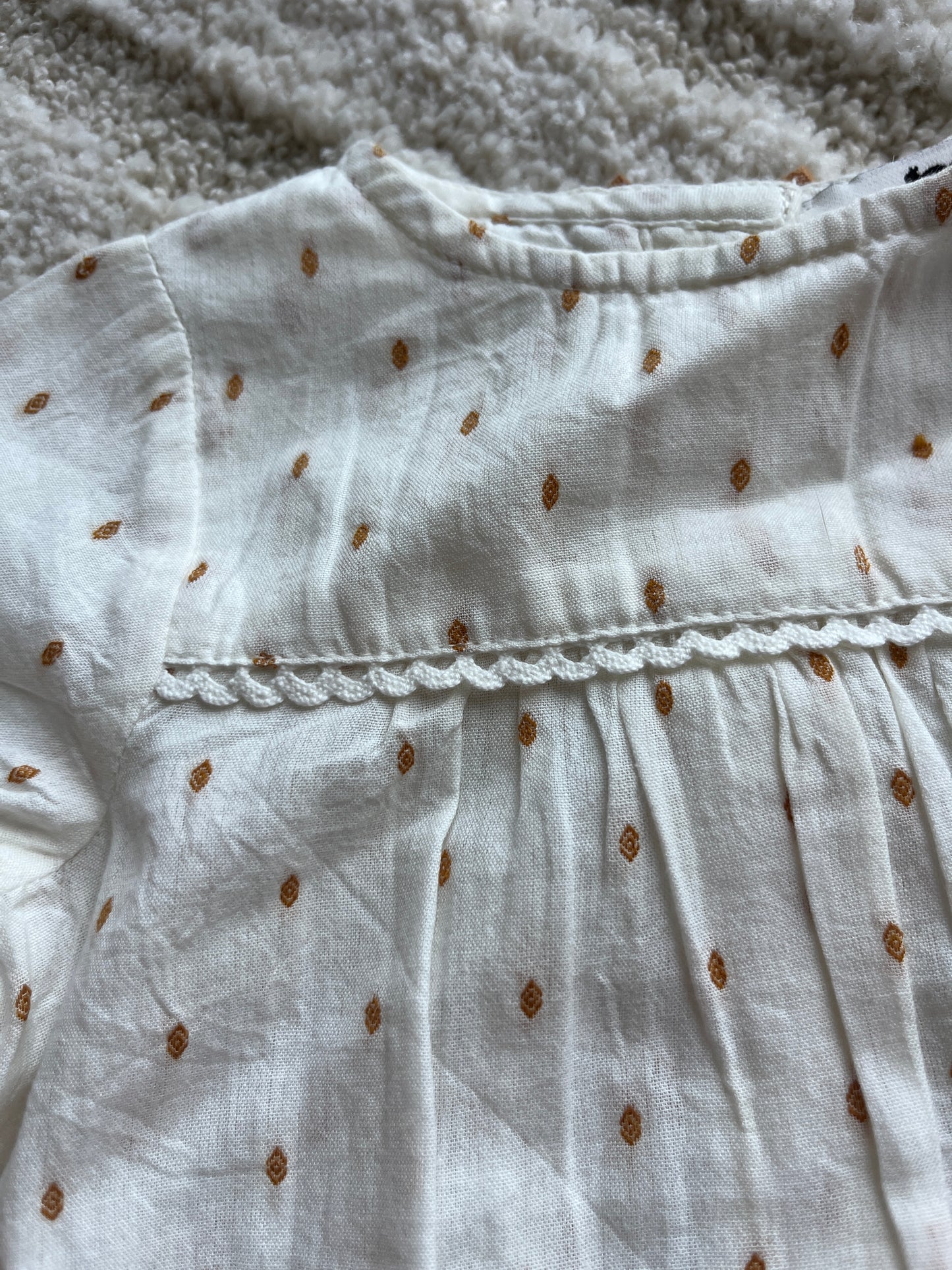 Robe à manches courtes crème et détails moutarde NEUF Cyrillus - 3 mois