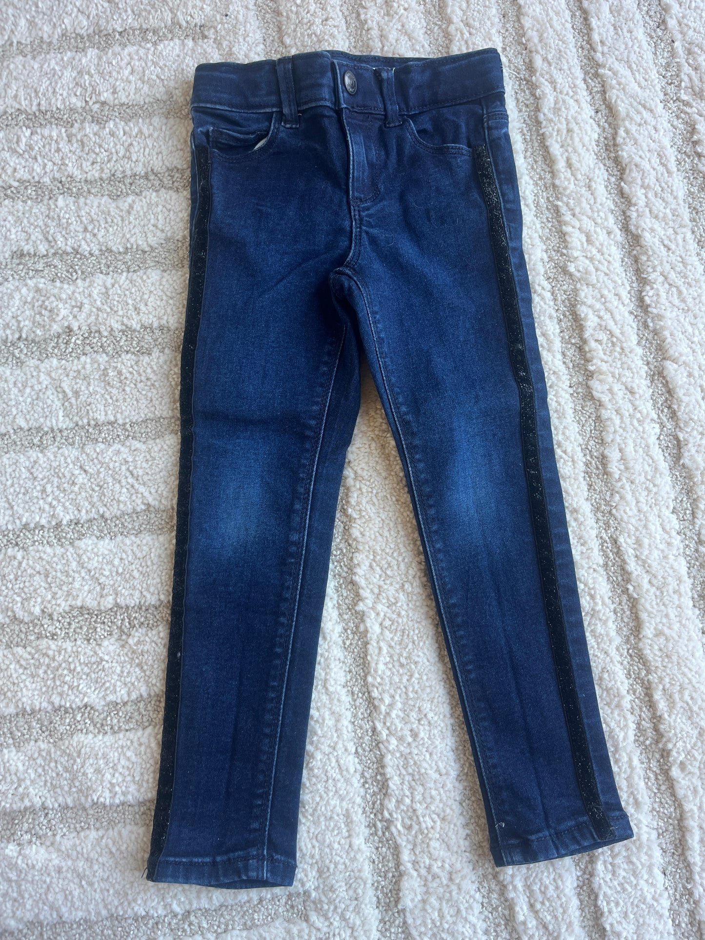 Jean bleu skinny avec détails paillettes noires - 4 ans