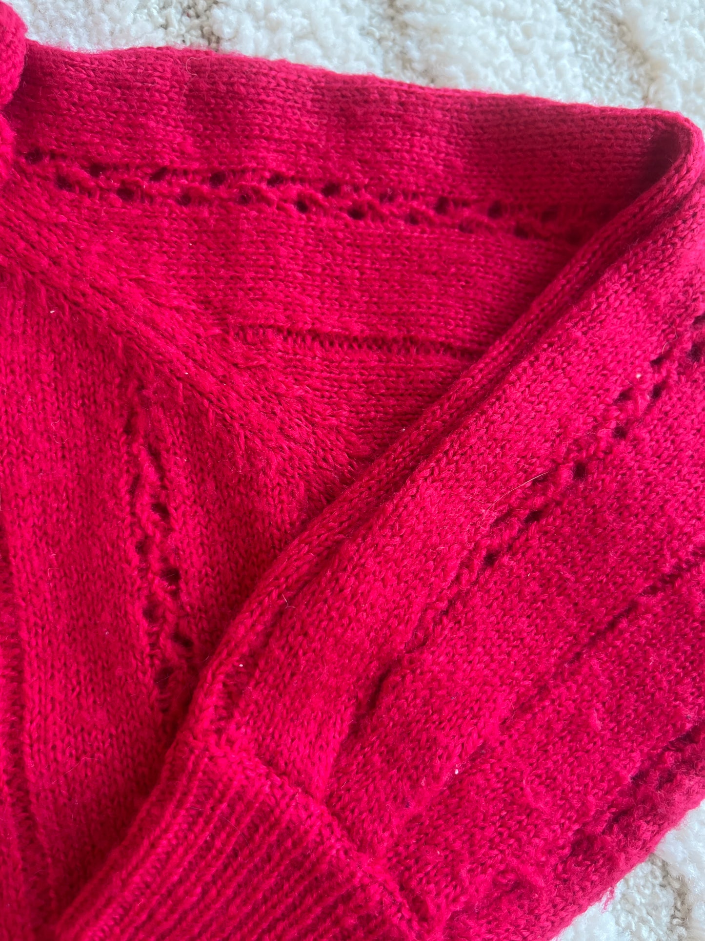 Pull à col volanté et broderies rouge TAO - 4 ans